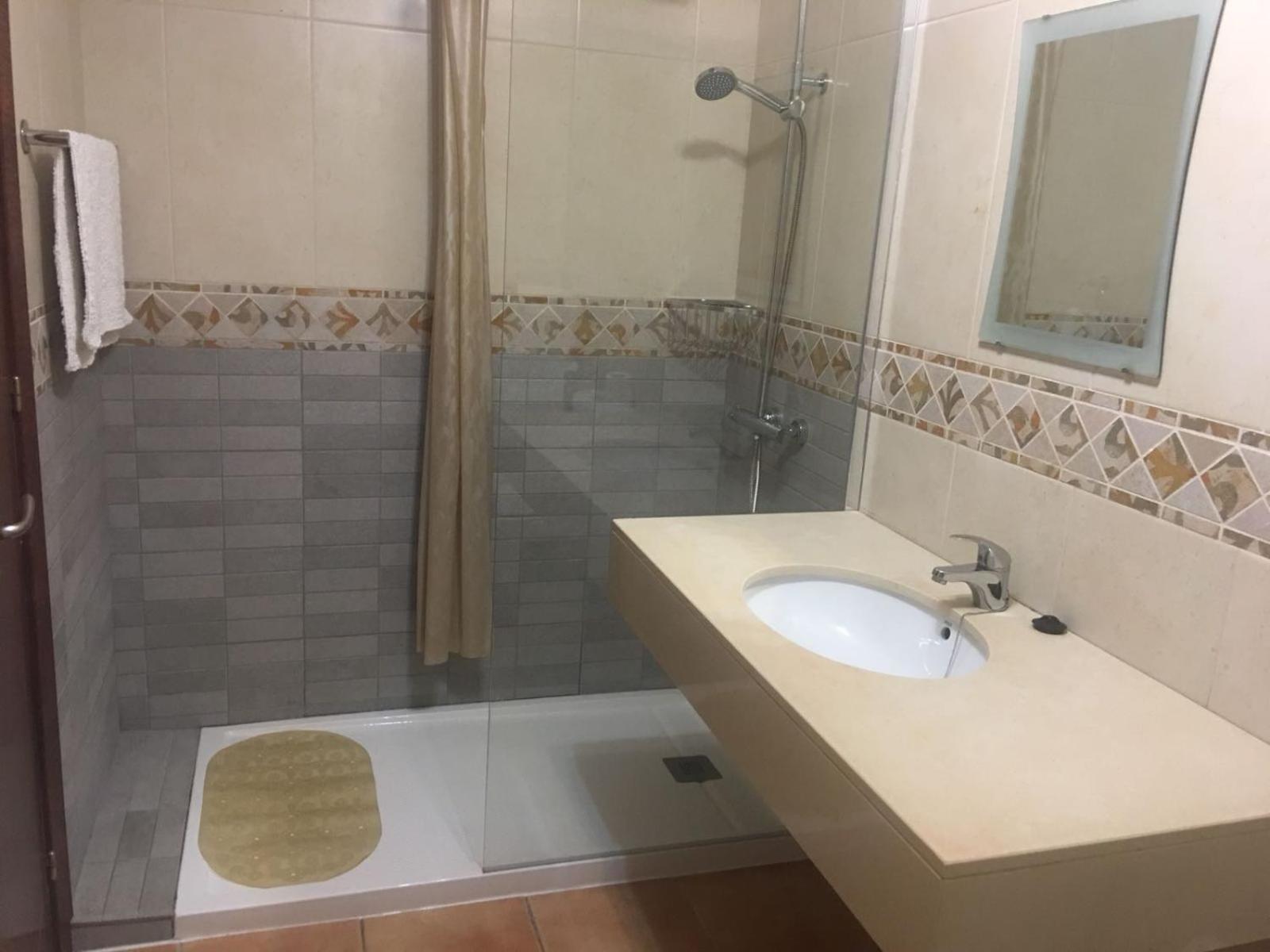 60 El Sultan, 20 Pedroy Guy Vandaele view 3