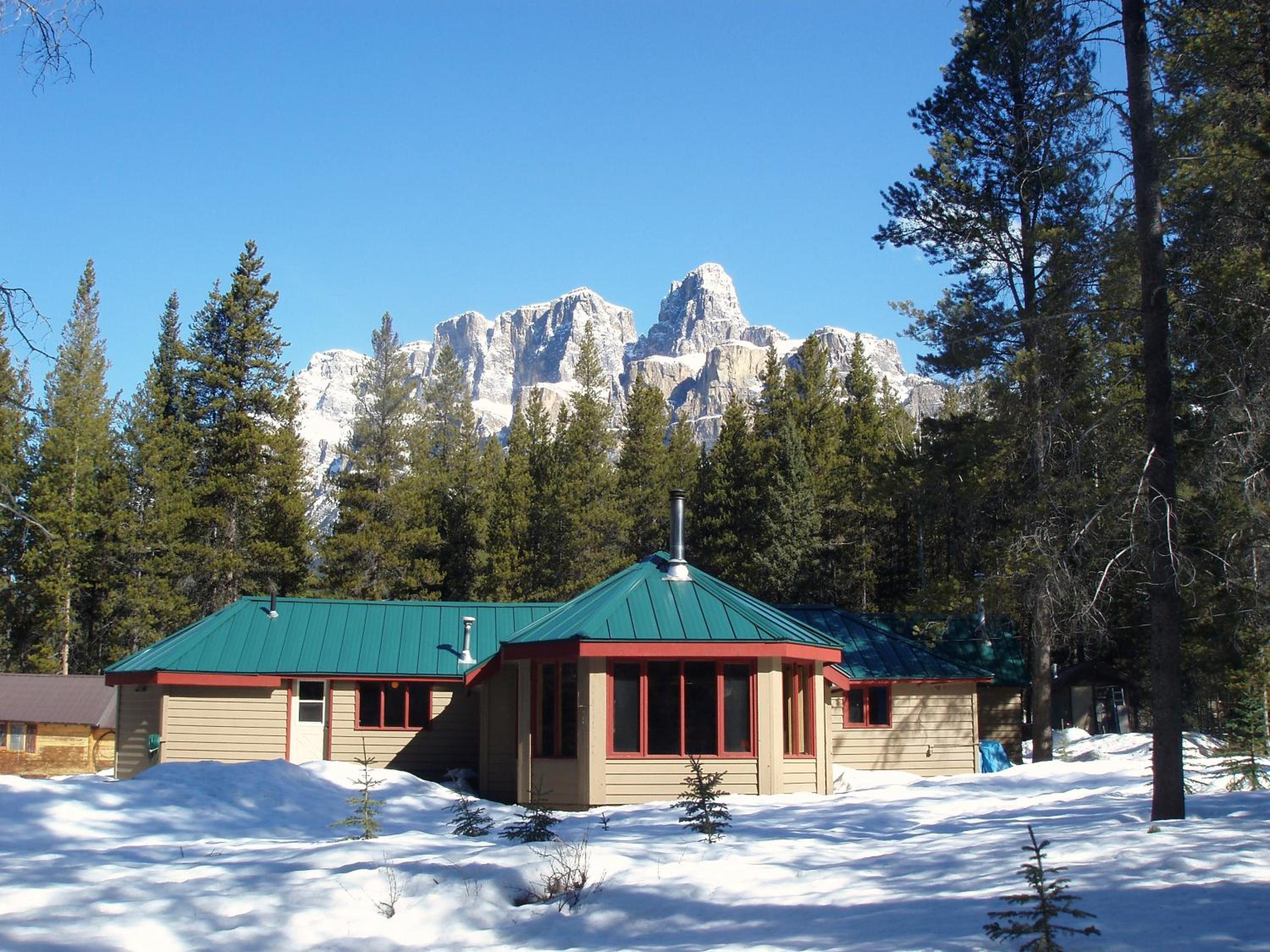 HI Castle Mountain - Hostel