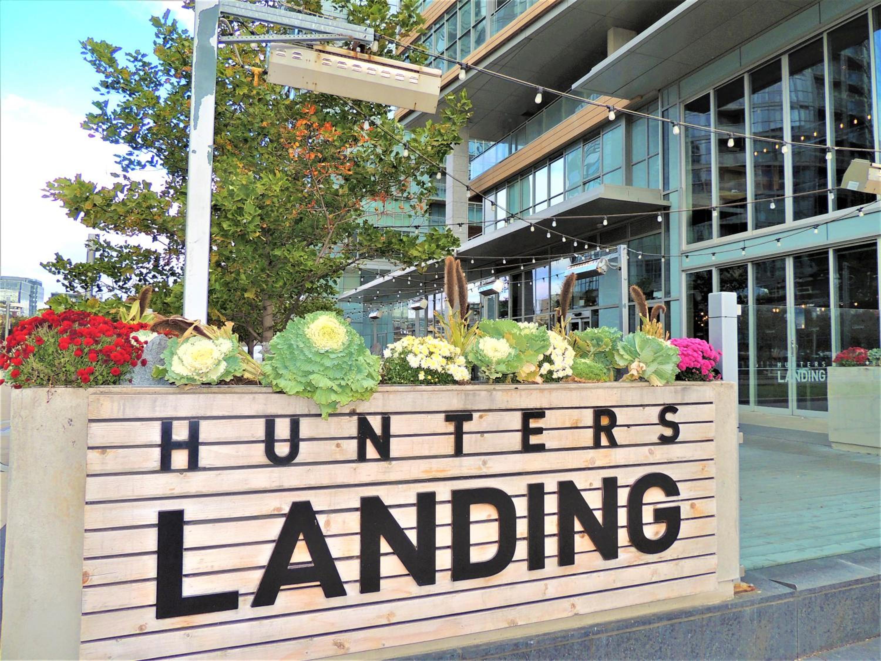 TVHR - Luxury Condos in Heart of Downtown with Breakfast