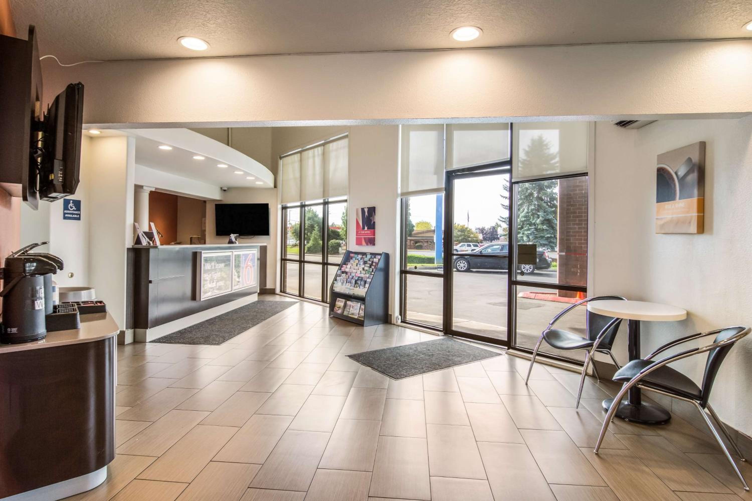 Vancouver Vacations - Motel 6-Vancouver, WA - Property Image 4