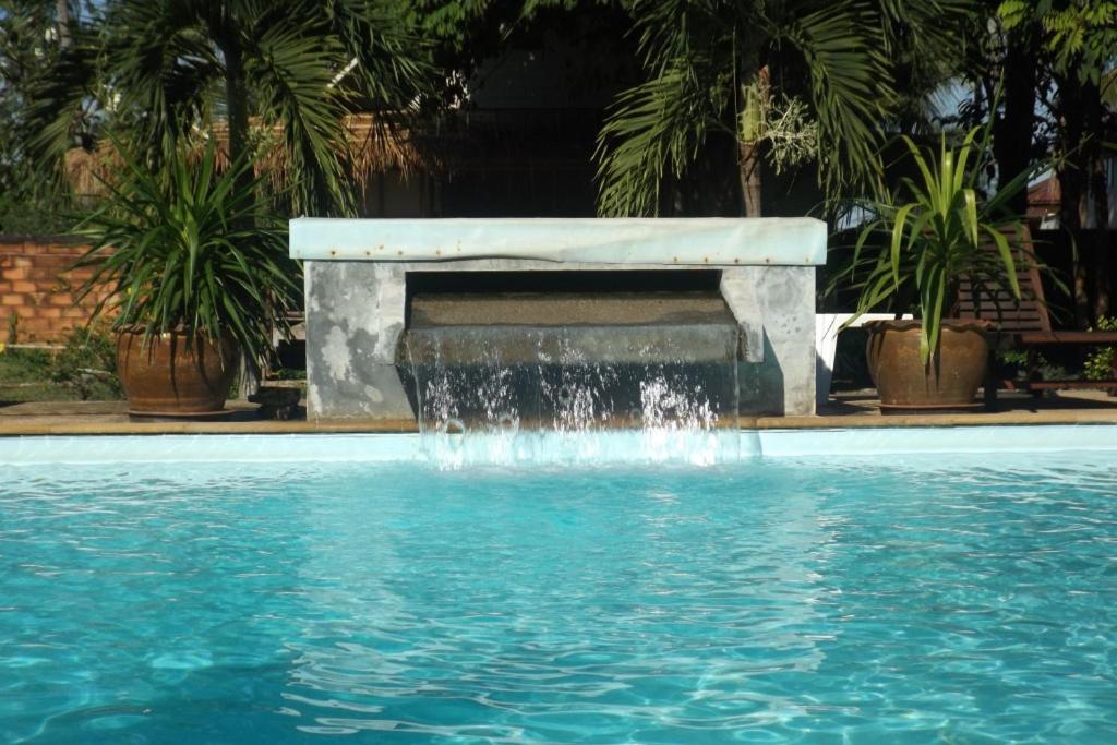 Lanta Long Beach Hostel