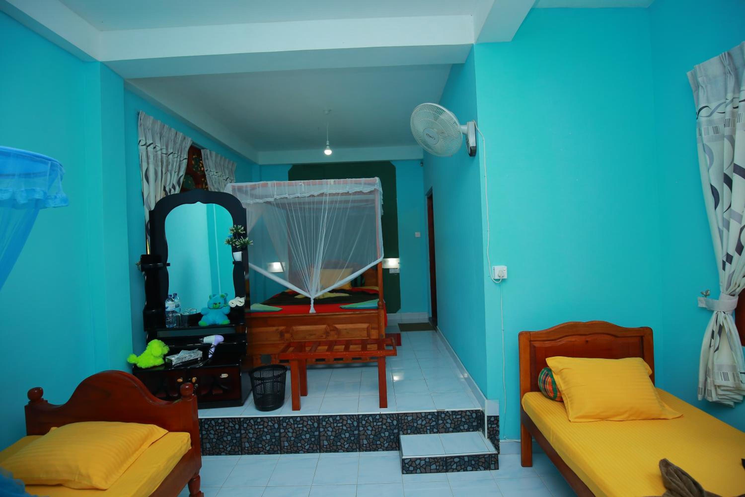 Photo 10