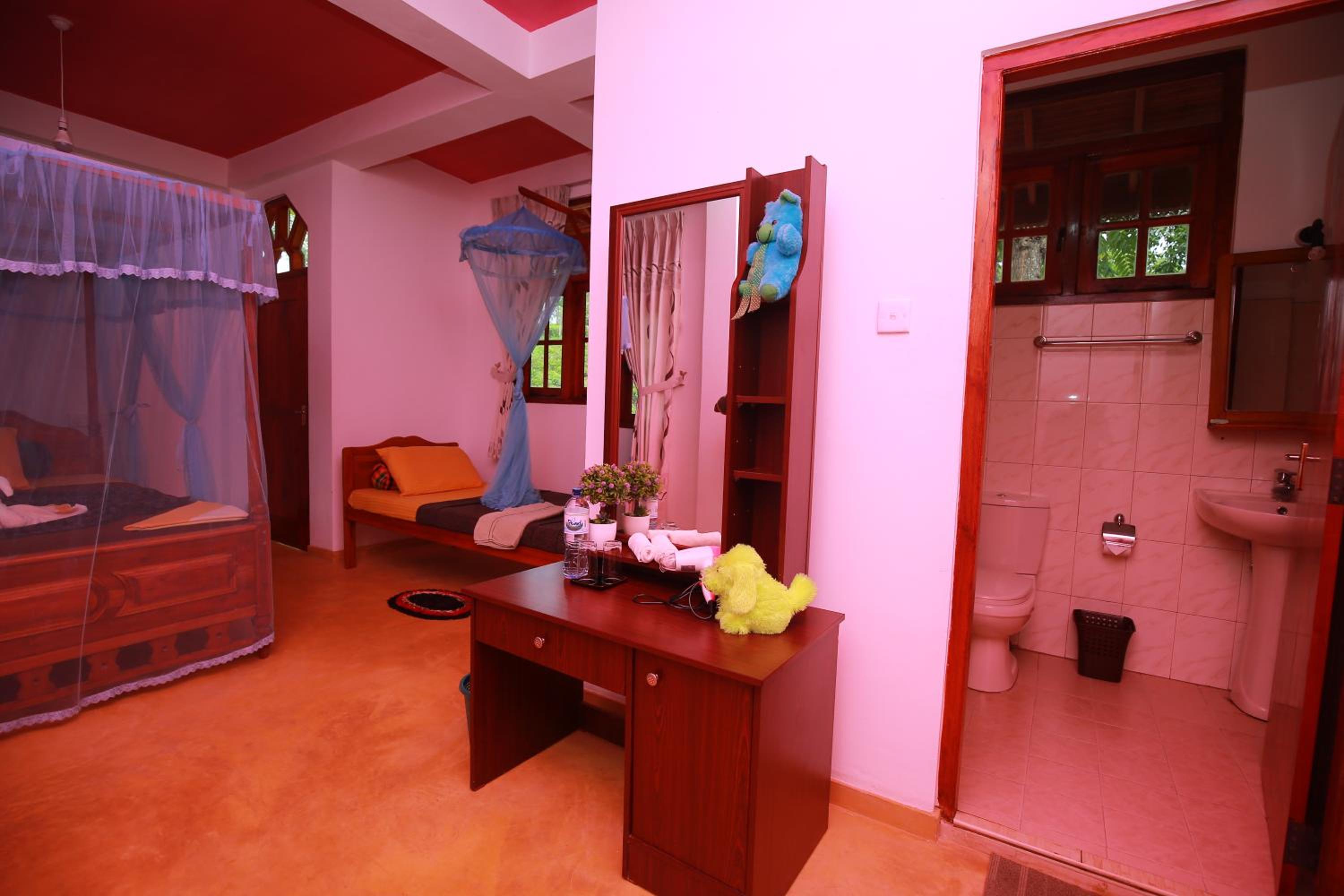 Photo 12