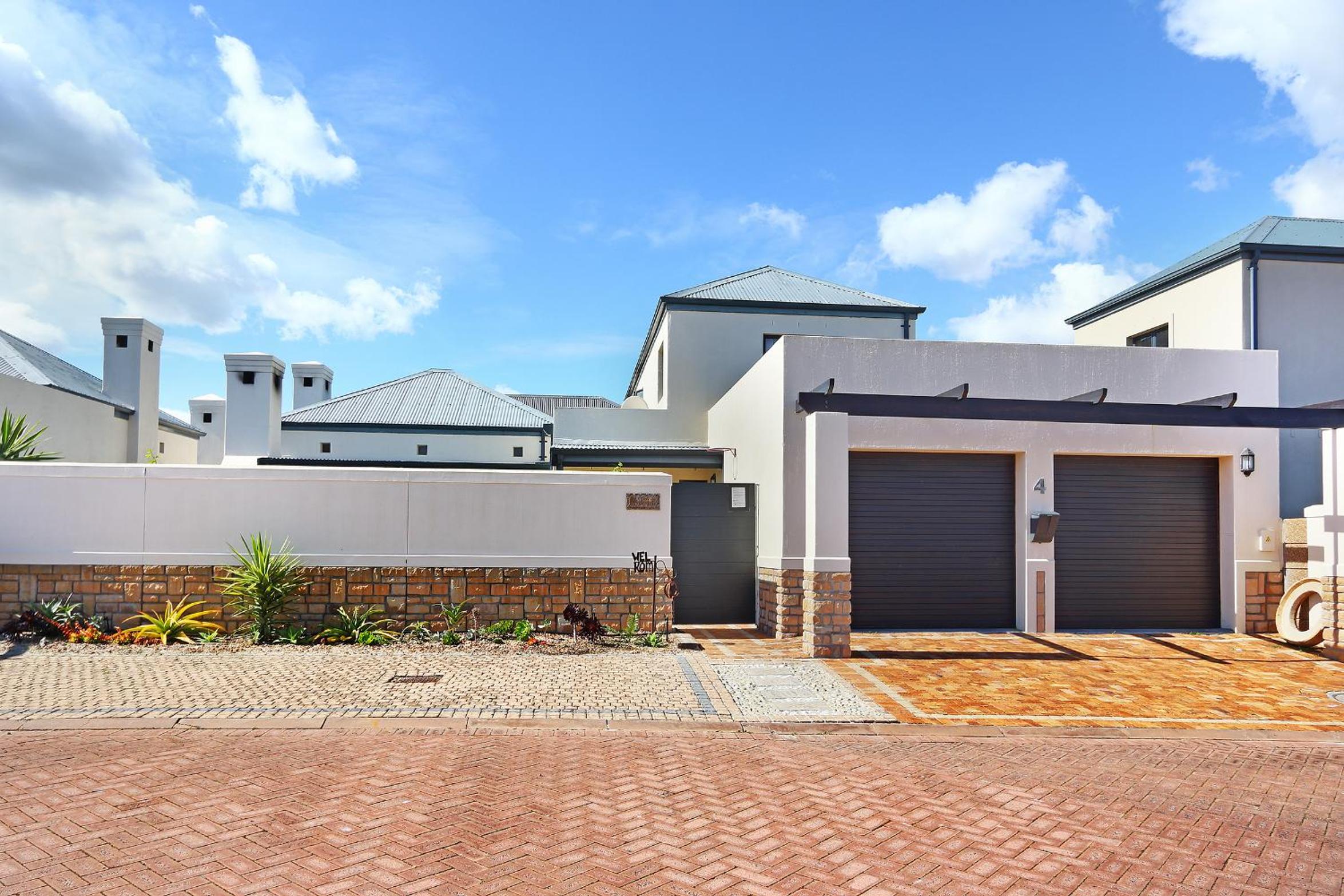 Carnoustie Drive