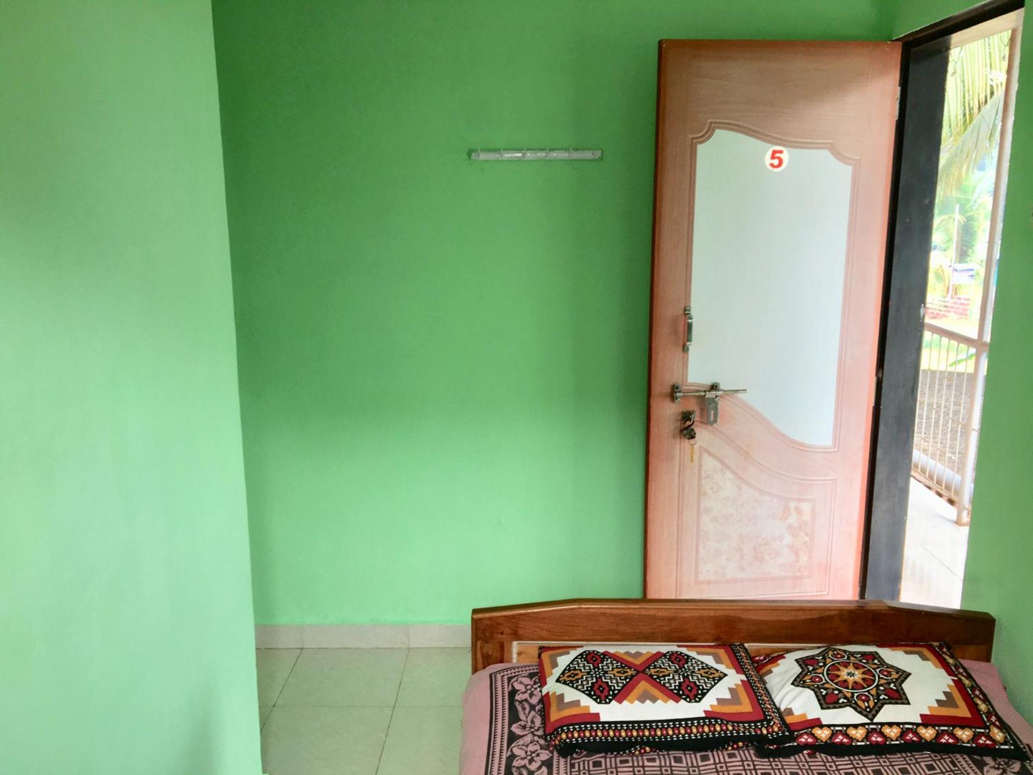 Hotel AVIRAJ NIVAS