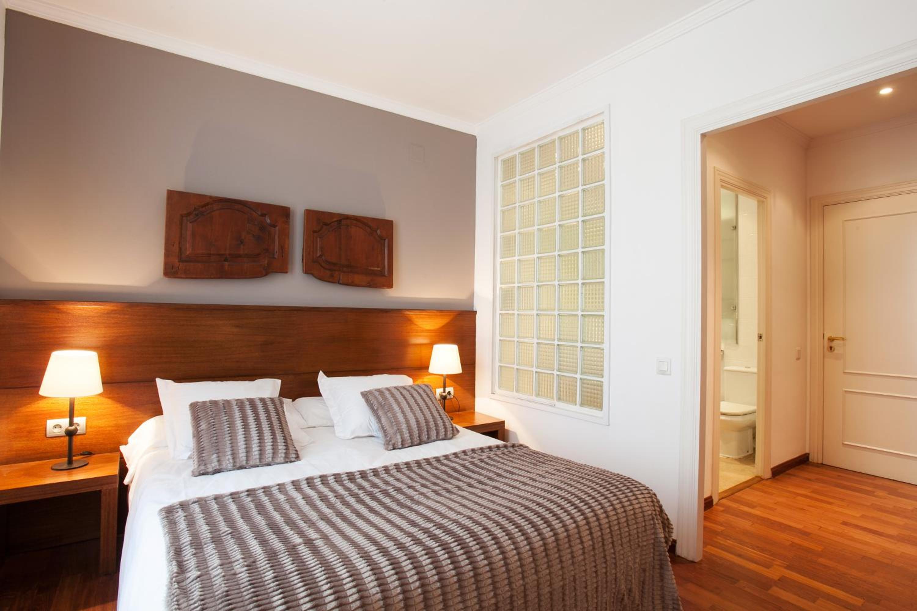 Serennia Apartamentos Ramblas - Plaça Catalunya