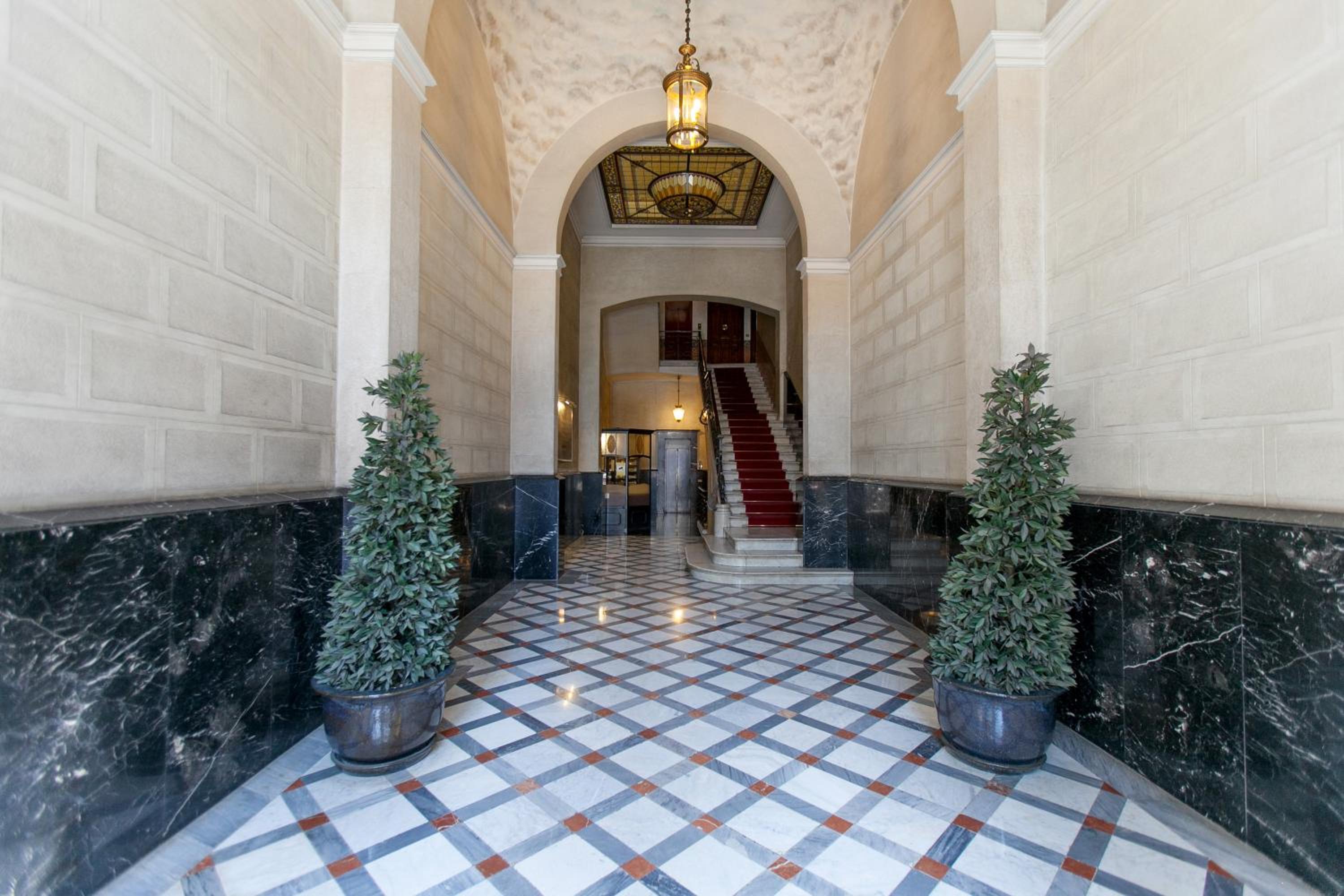Serennia Apartamentos Ramblas - Plaça Catalunya