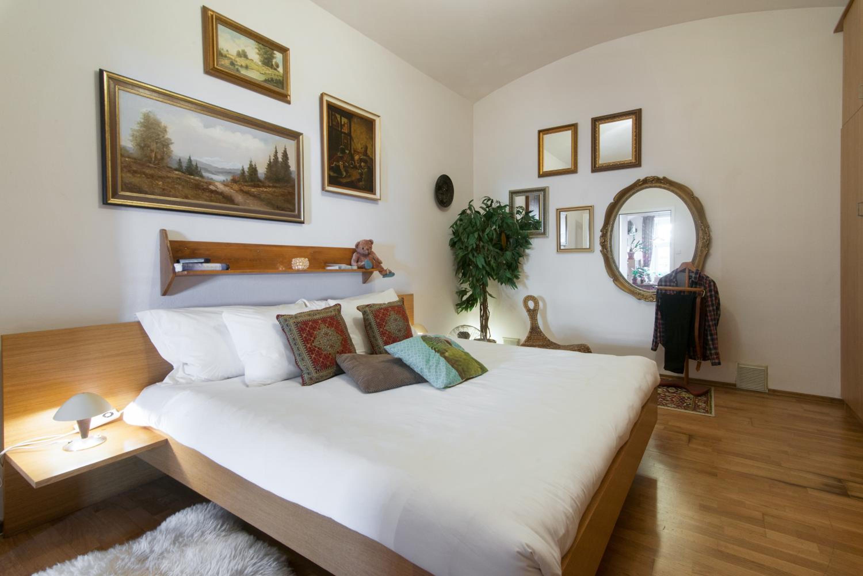 Victoria Design Stays - Apartment Rehorova