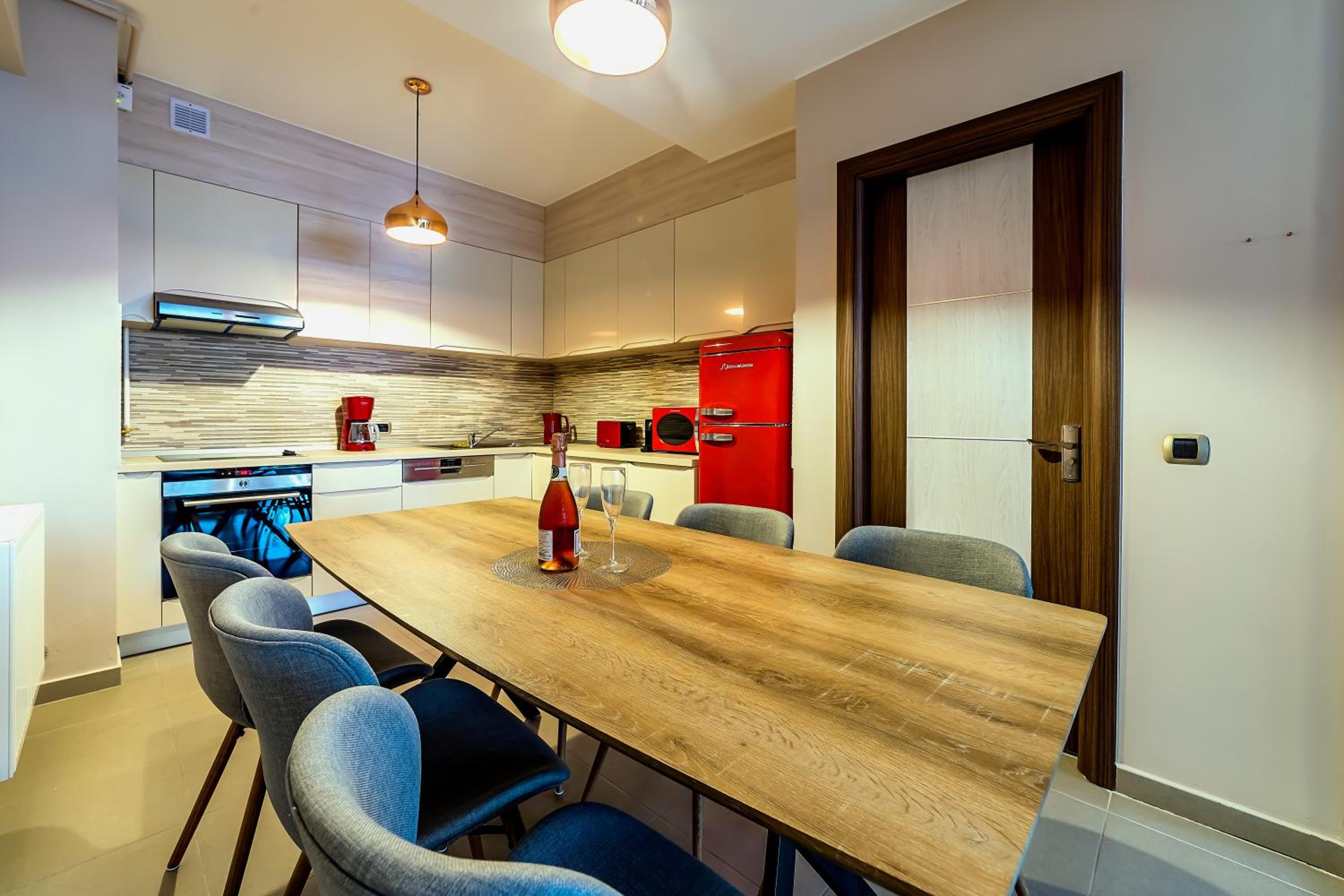Apartment Chic by Landev view 5