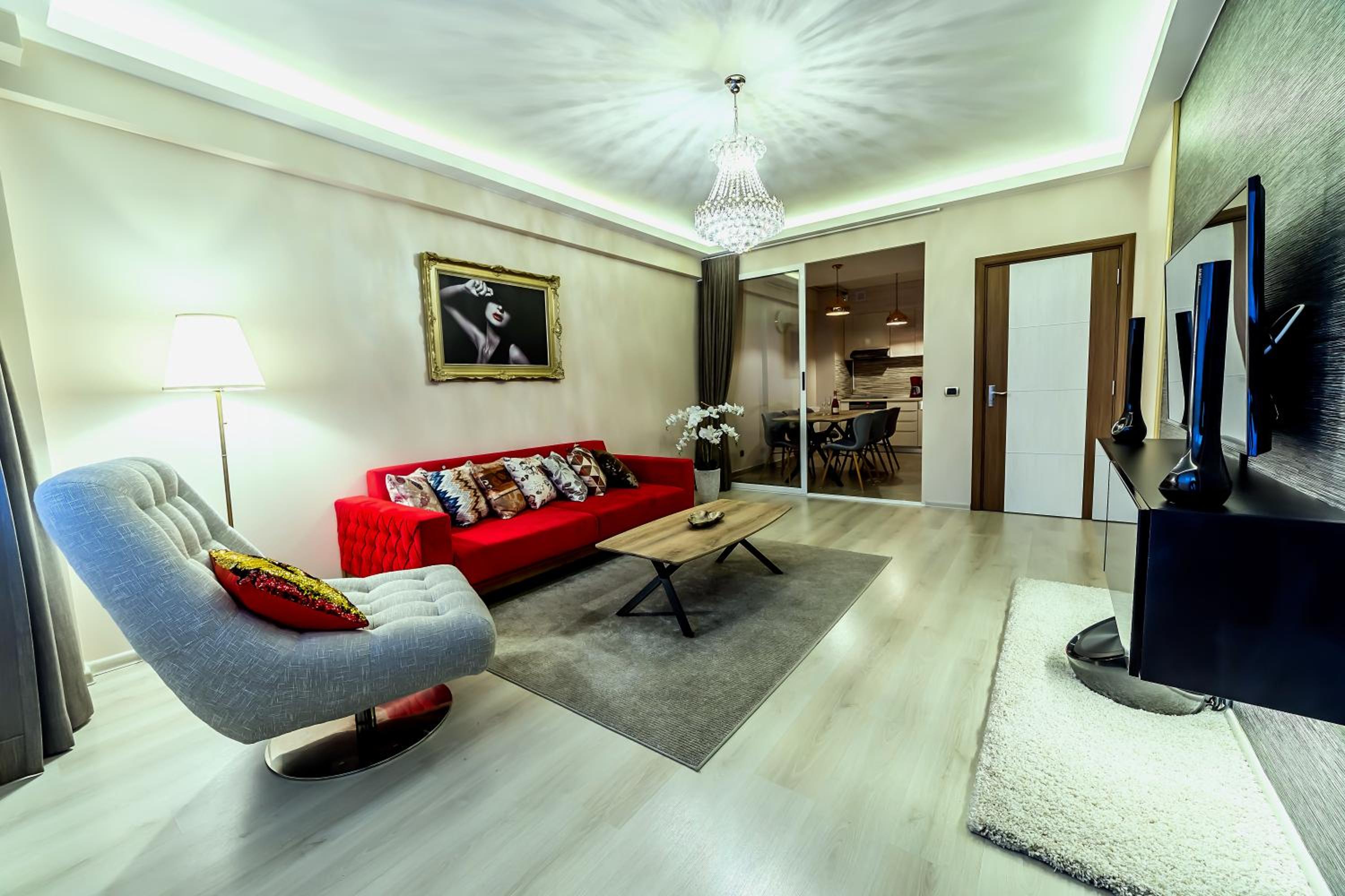 Apartment Chic by Landev view 2