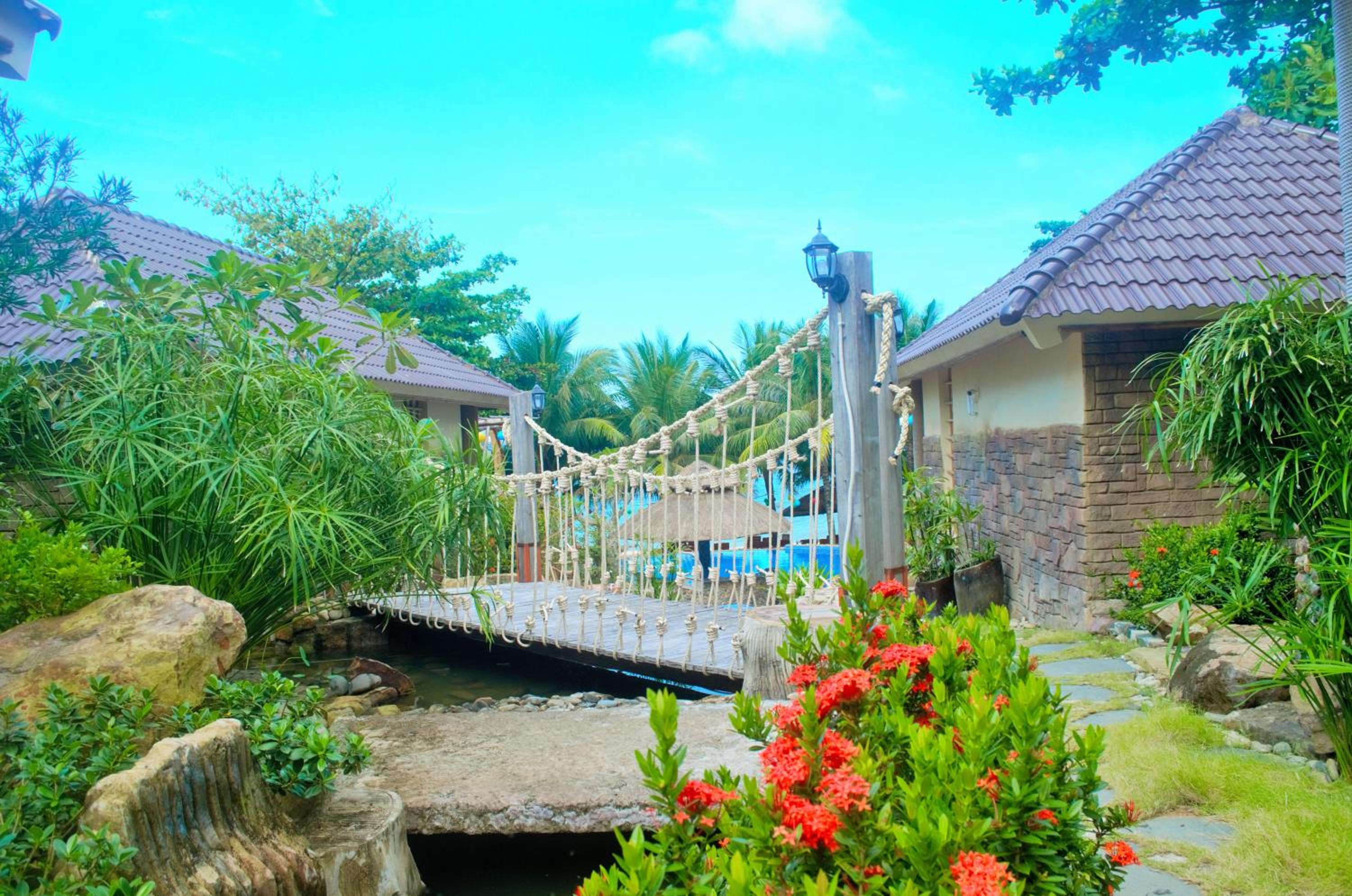 Coral Bay Resort