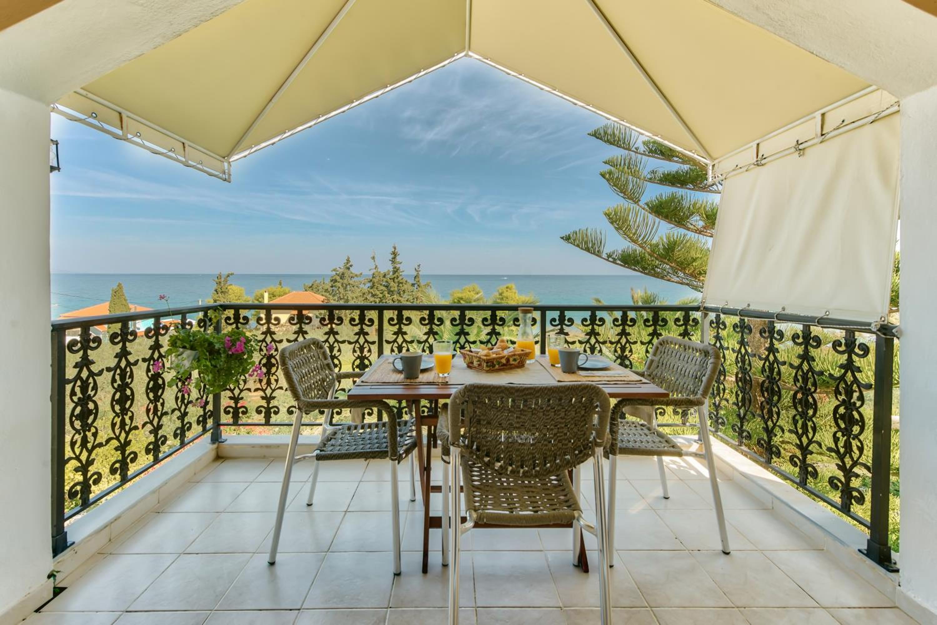 Panorama Studios & Apartments