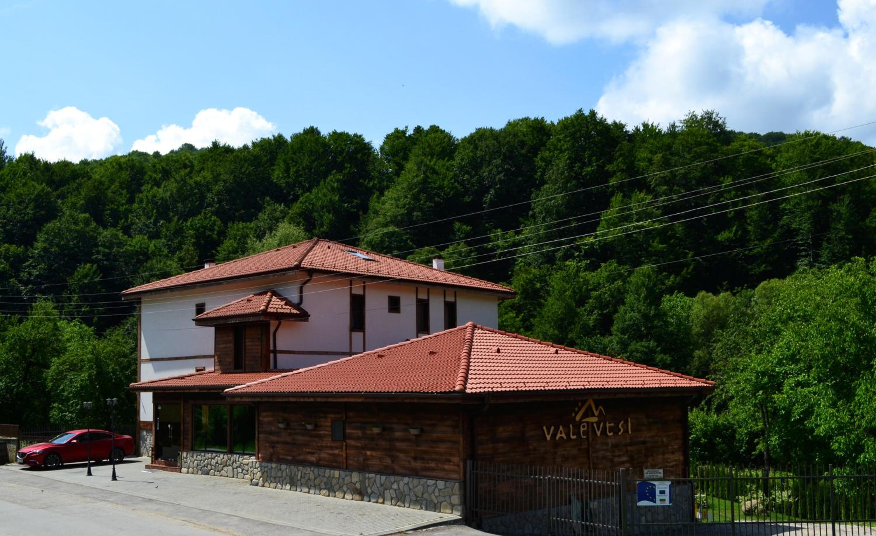 Valevtsi Mount Lodge - 365 days hot outdoor pool -