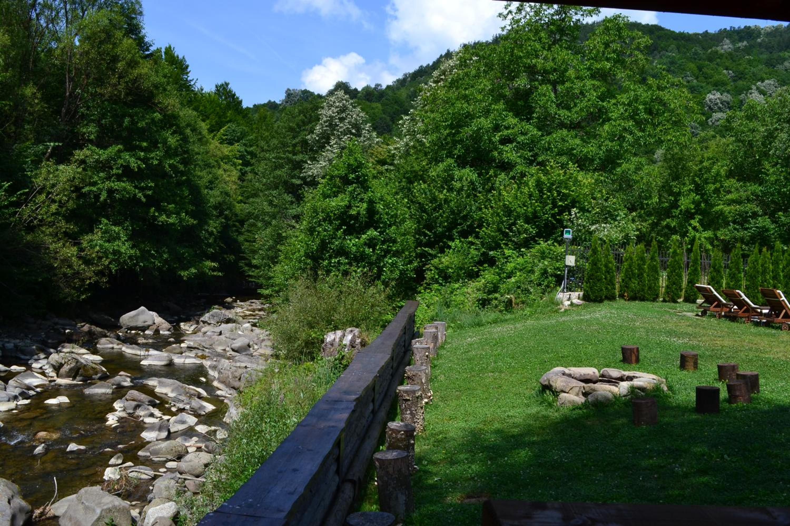 Valevtsi Mount Lodge - 365 days hot outdoor pool -