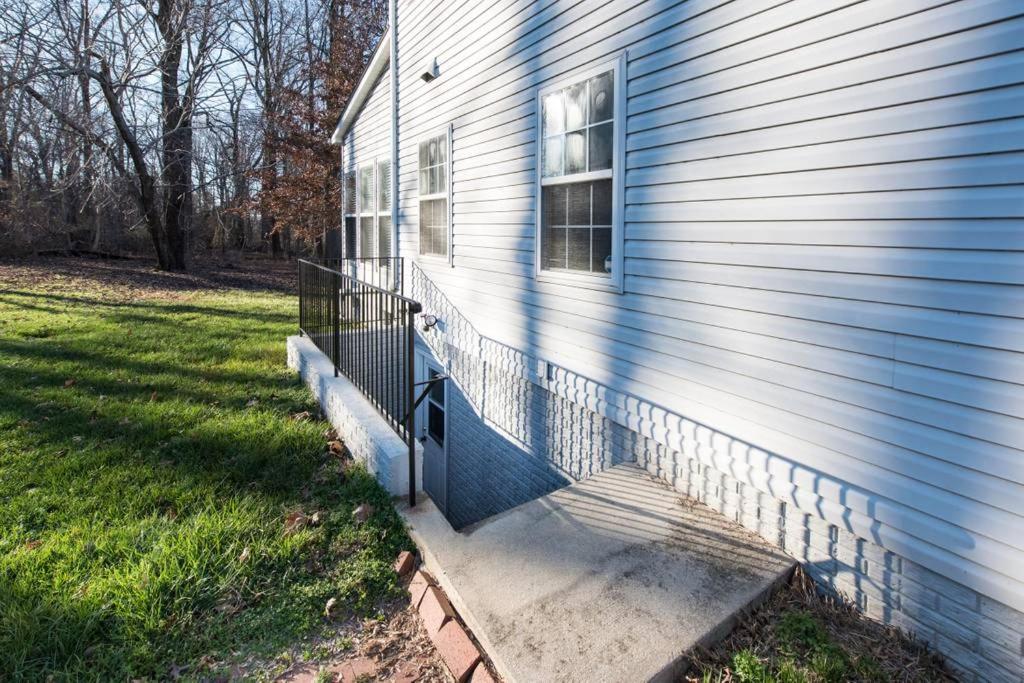 Superb Basement close to the Gaylord MGM Outlets National Harbor view 3