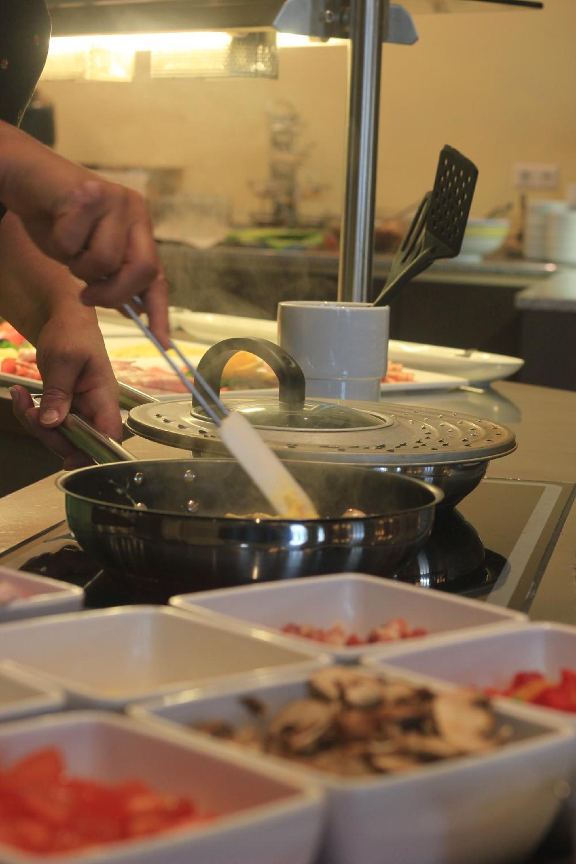 breakfast buffet