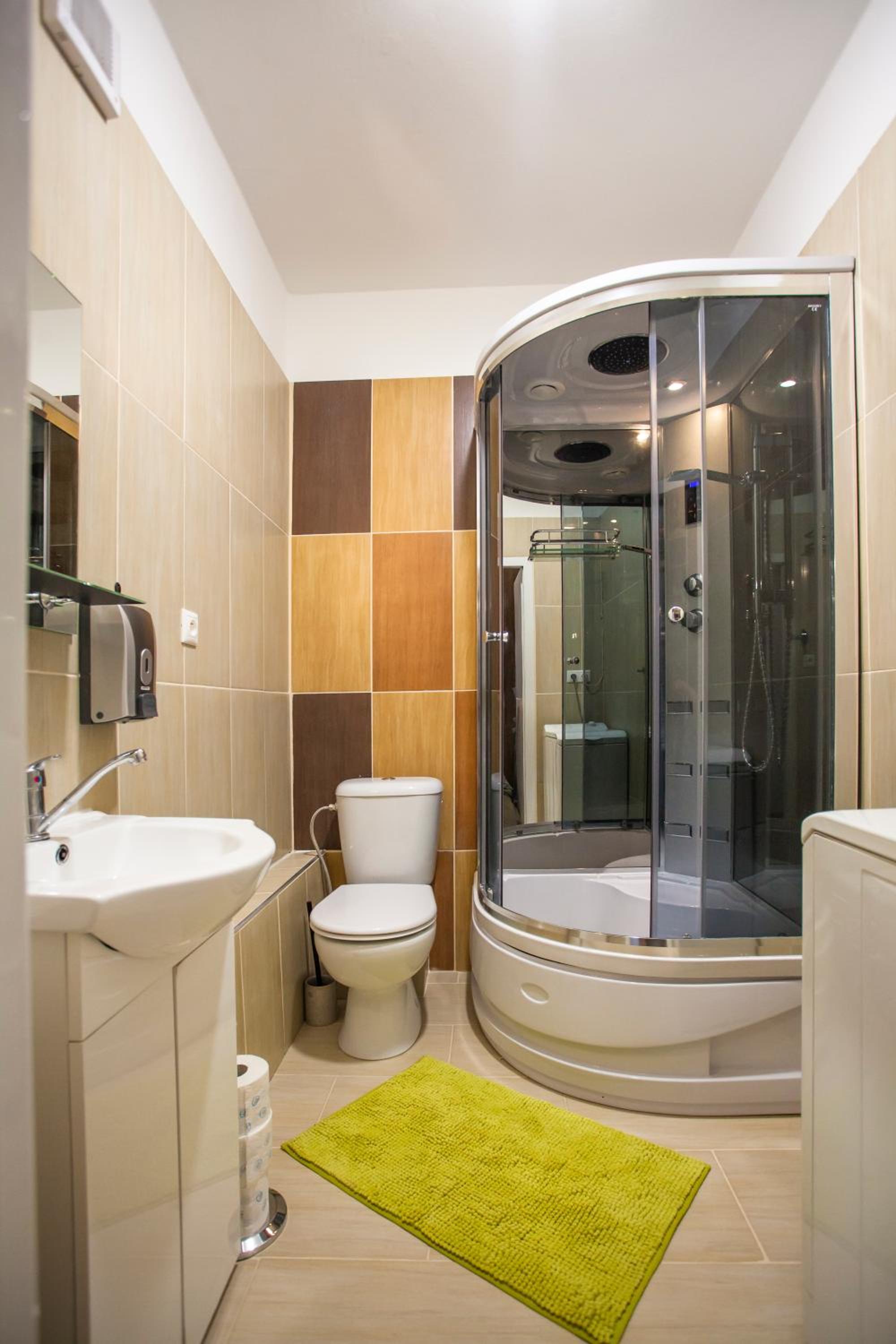 Studio Apartment Petrzalka Air-Conditioned 24h check-in view 3