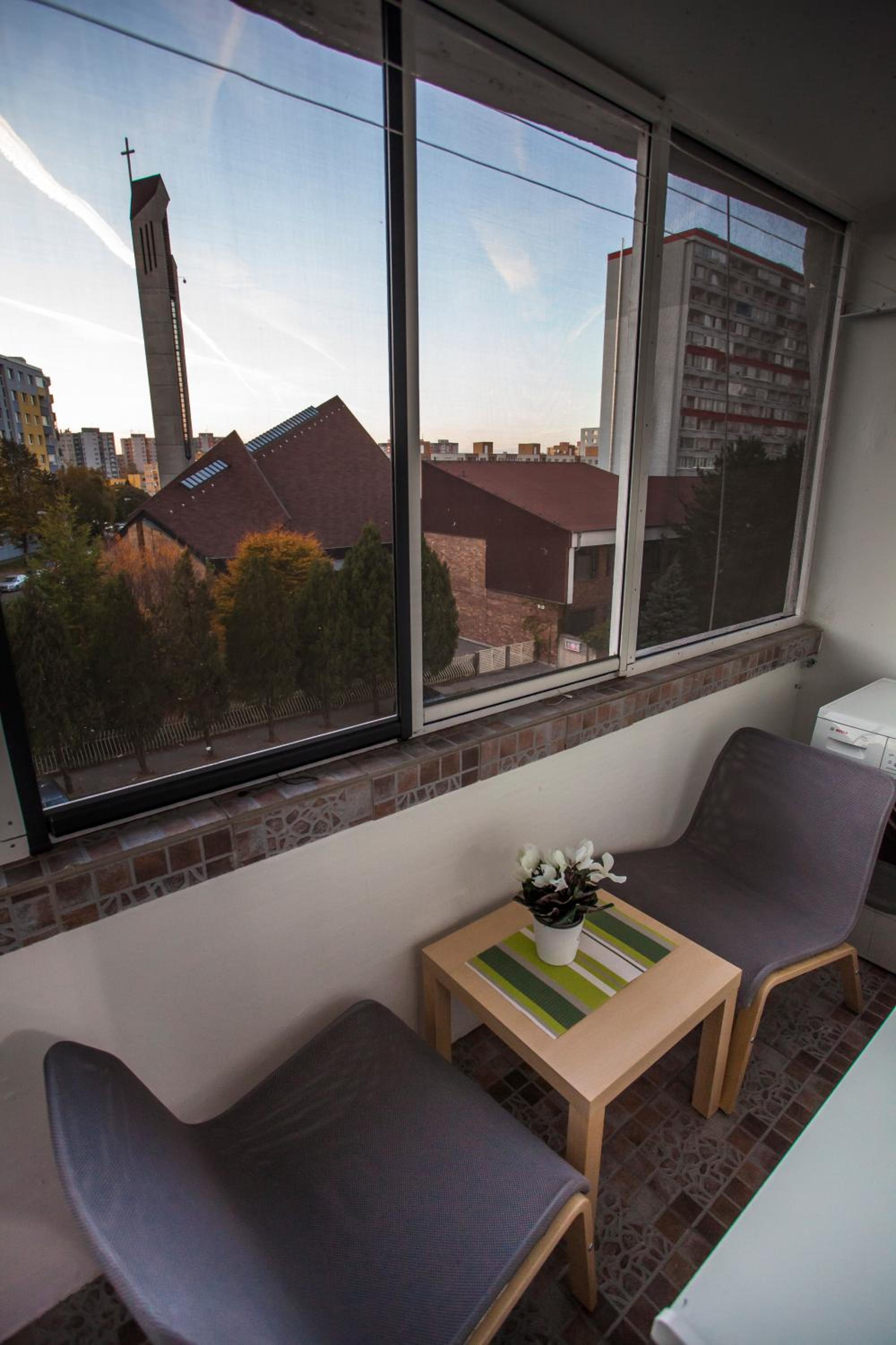 Studio Apartment Petrzalka Air-Conditioned 24h check-in view 4