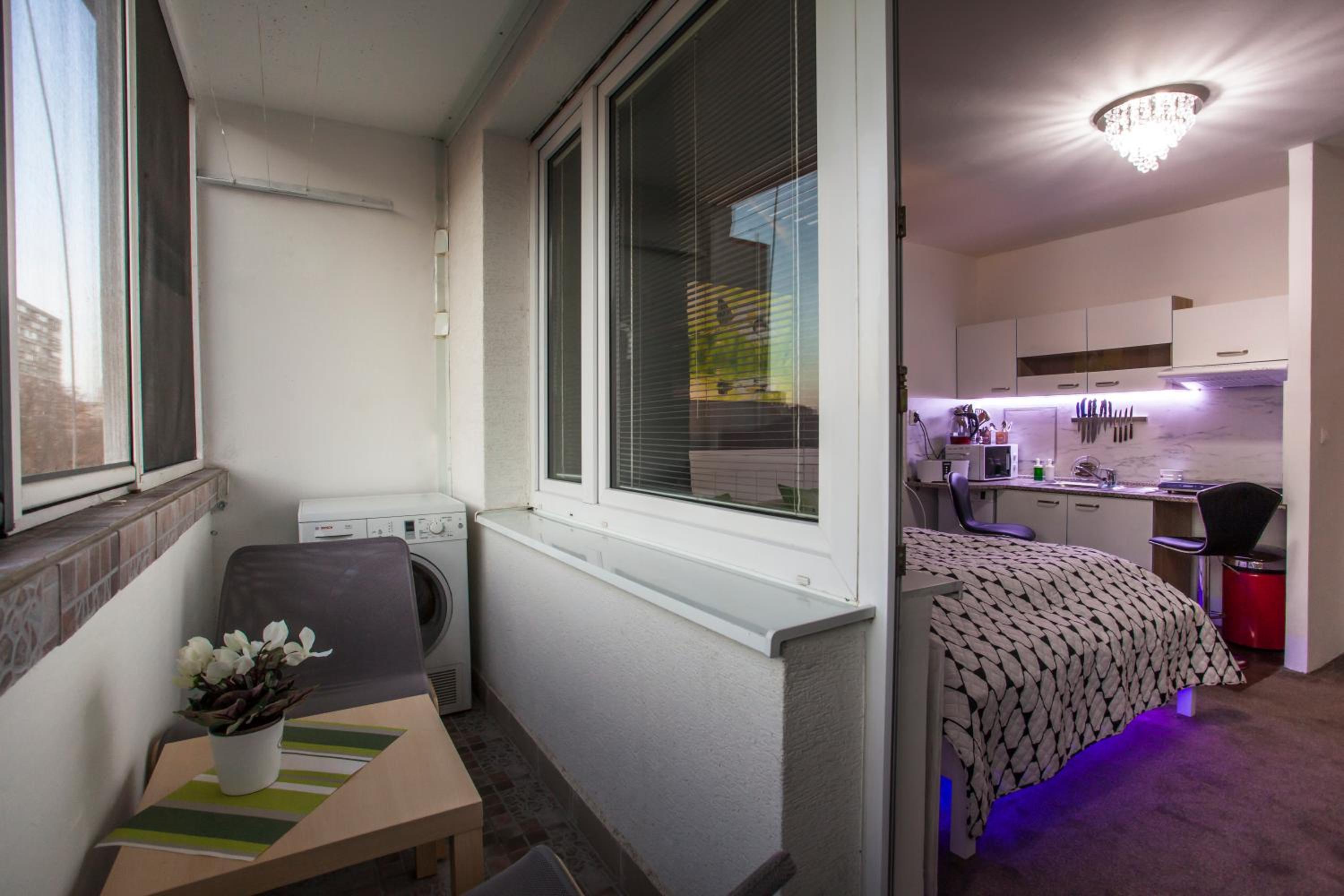 Studio Apartment Petrzalka Air-Conditioned 24h check-in view 5