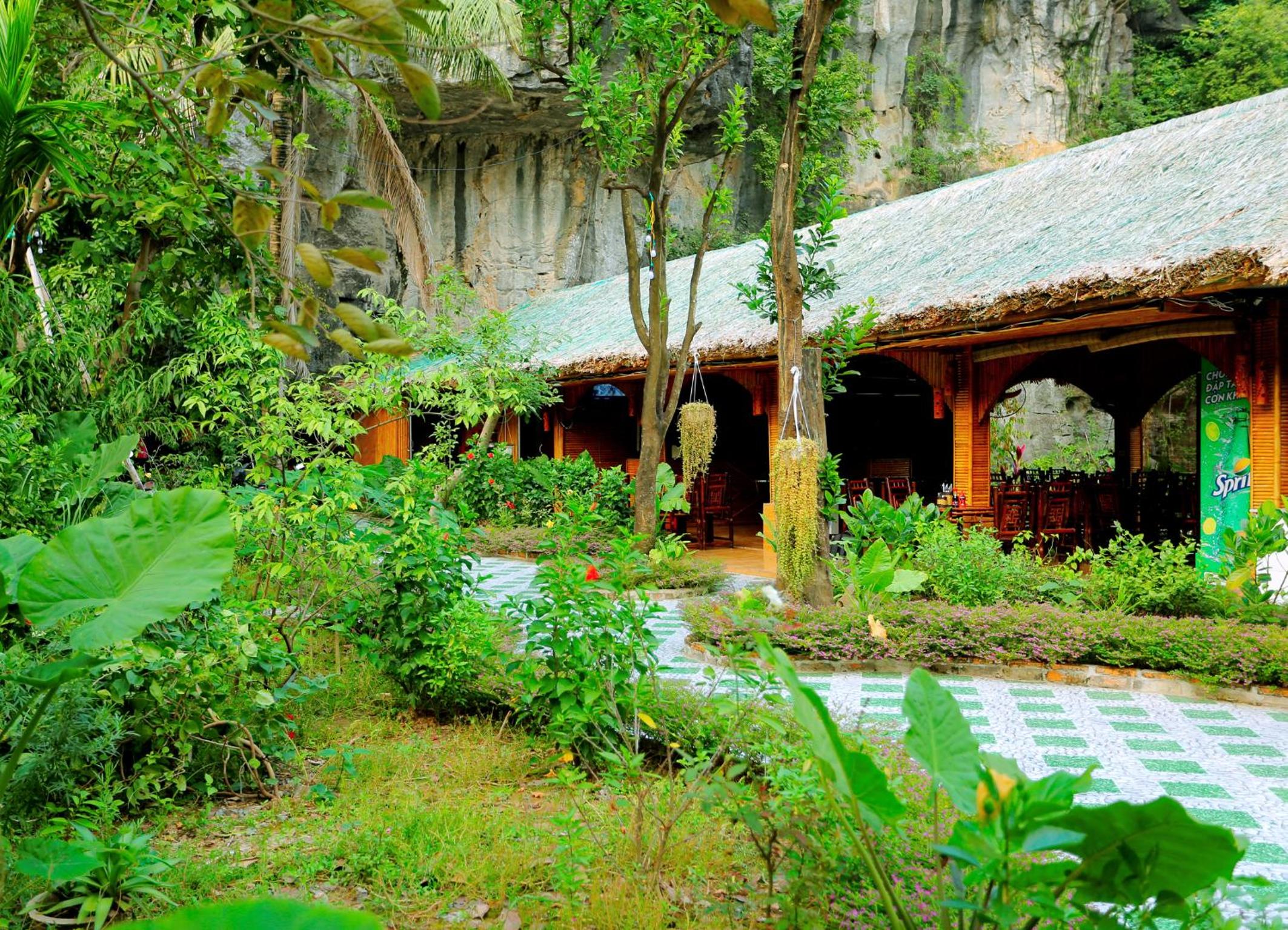 Tam Coc Valley Bungalow