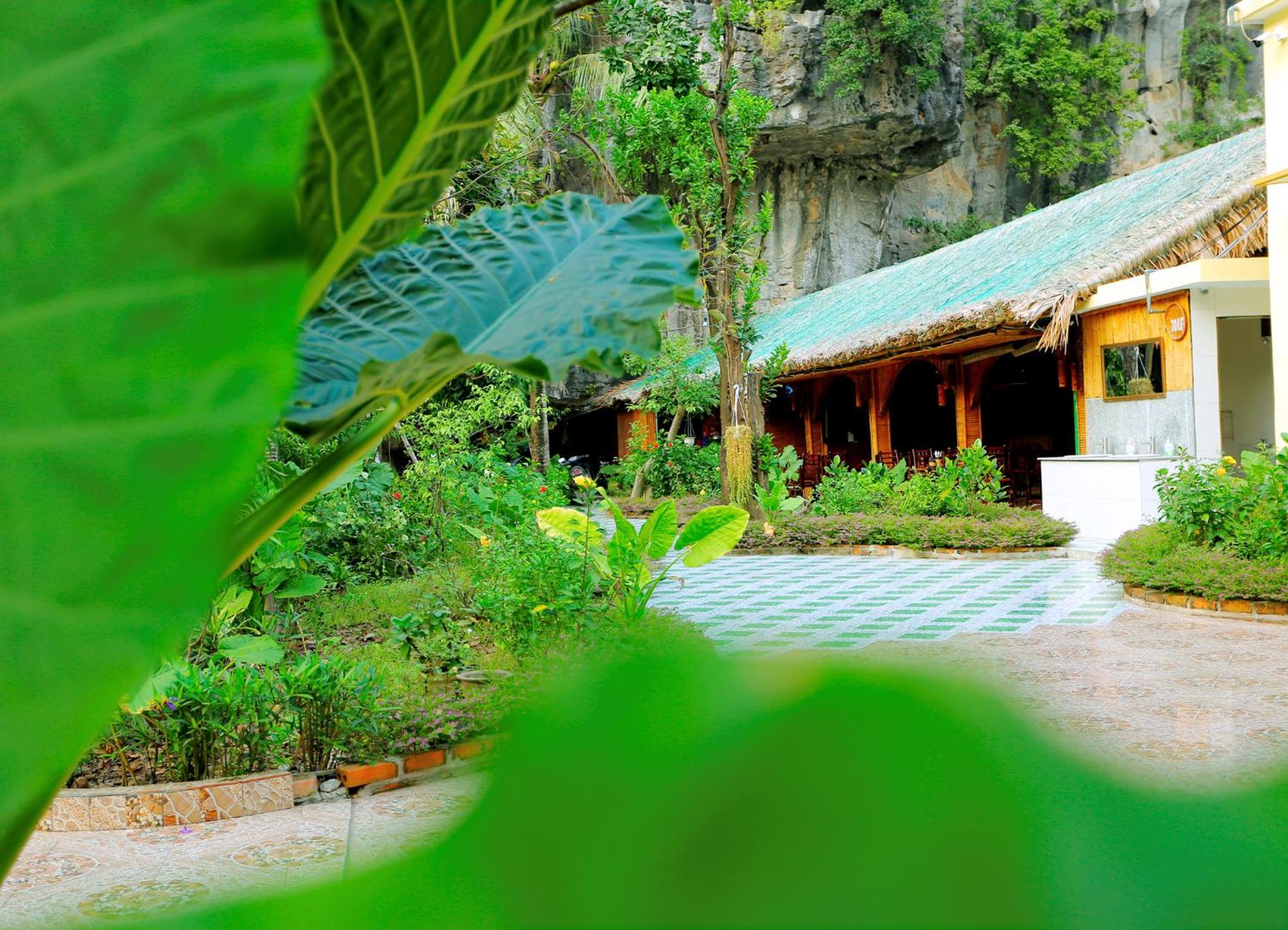 Tam Coc Valley Bungalow