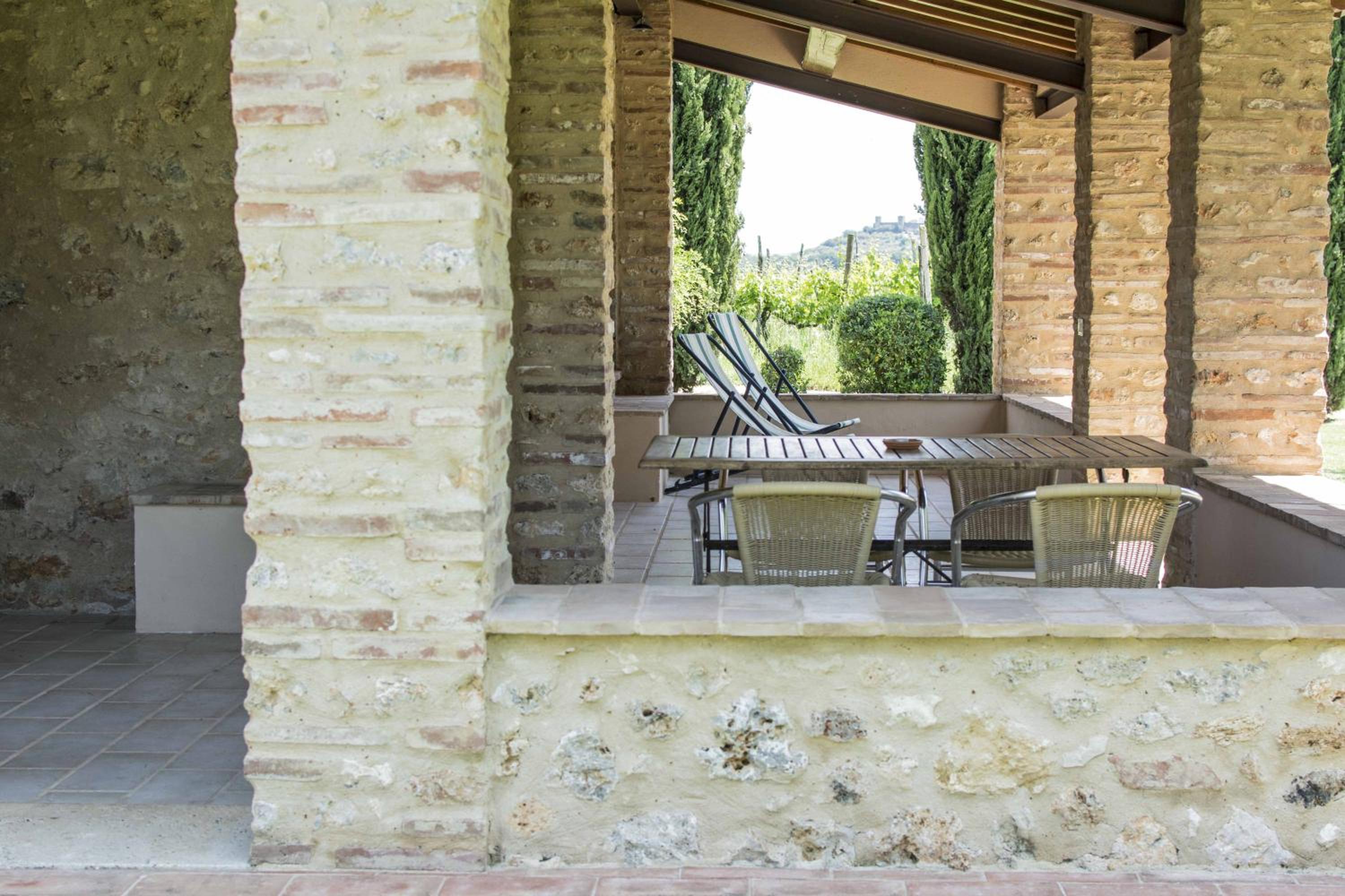 Monteriggioni Suite view 3