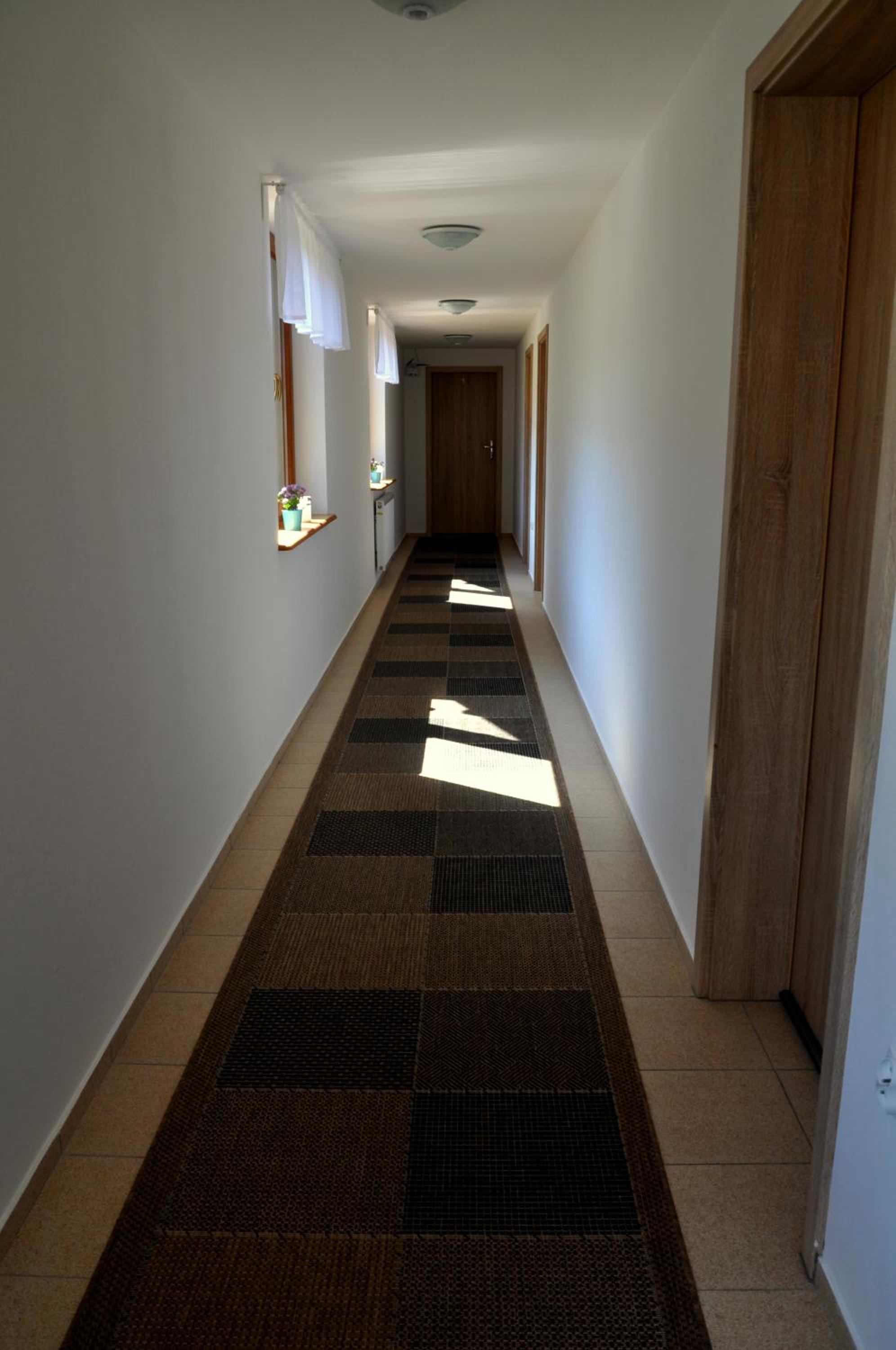 Photo 33