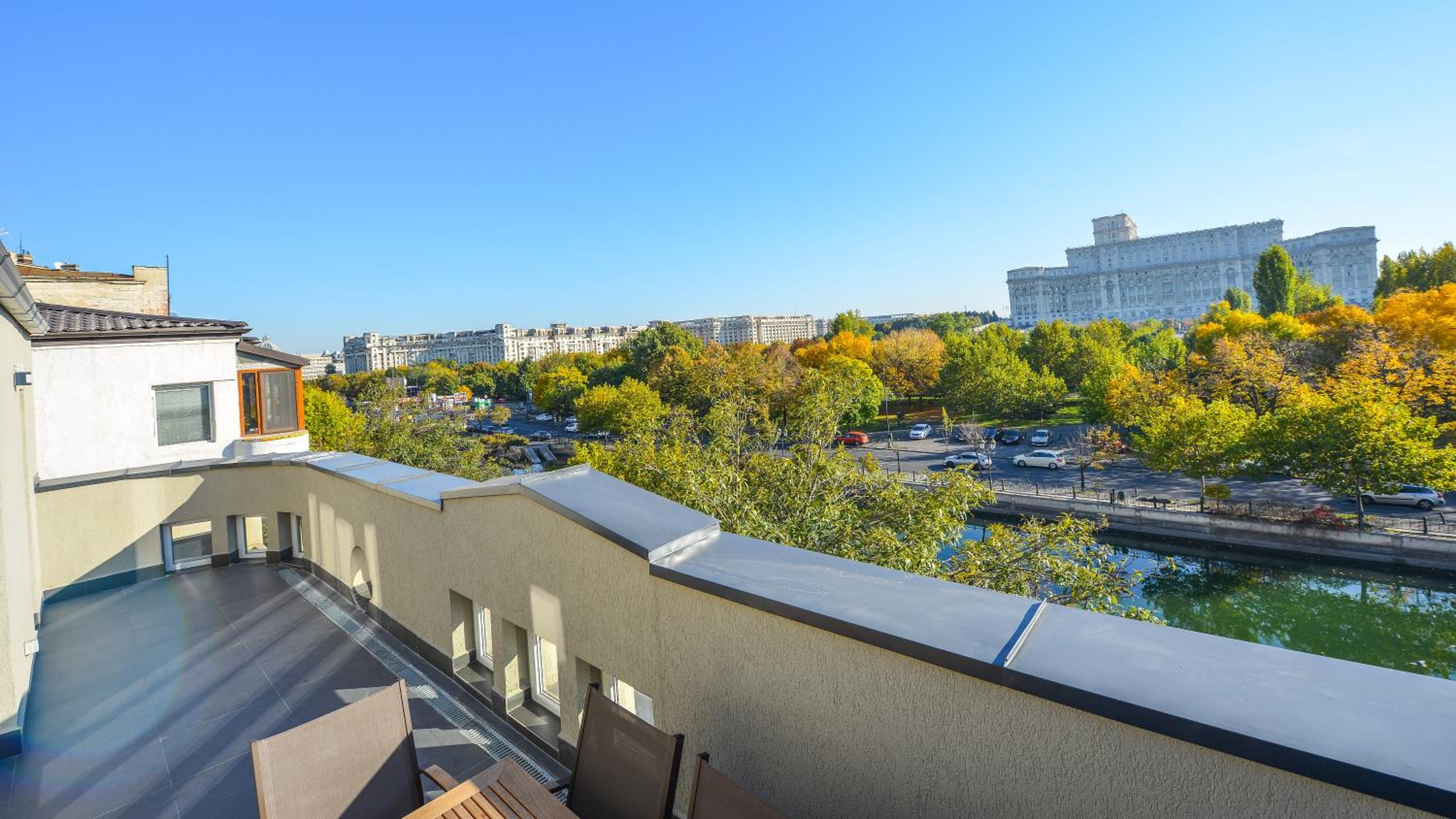 Parliament & River View Apartments