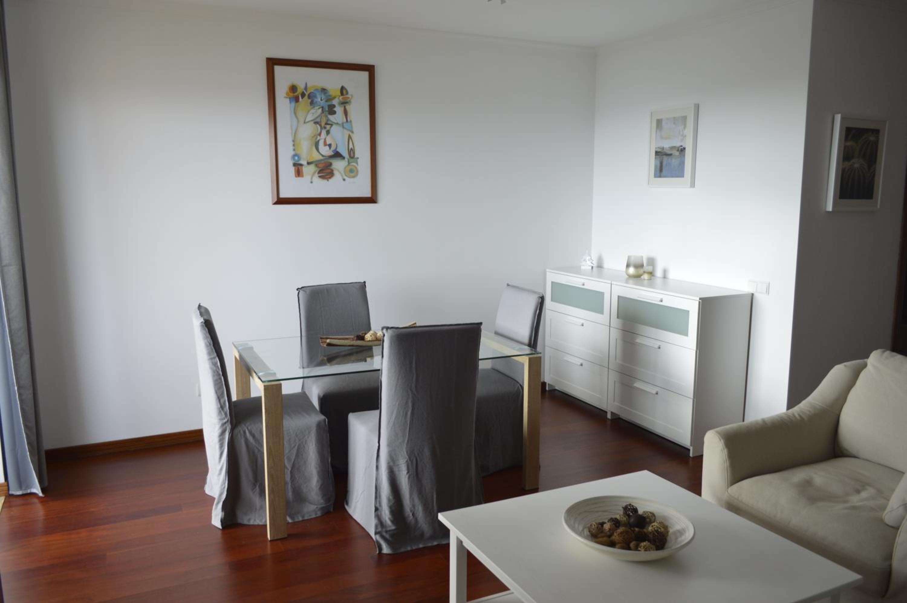 Apartment Ocean Gardens view 5