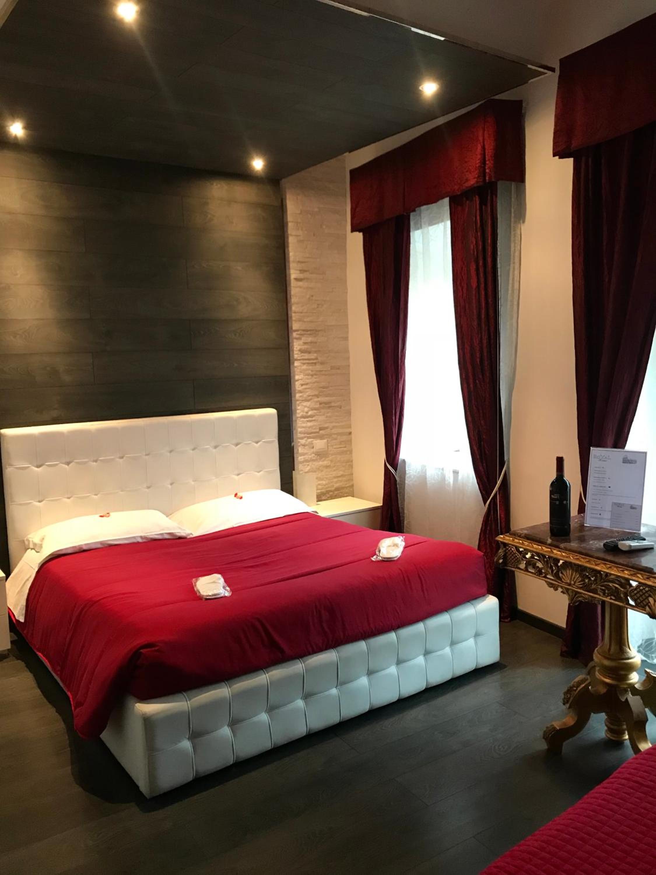 Royal Rooms en Rome — hotel room