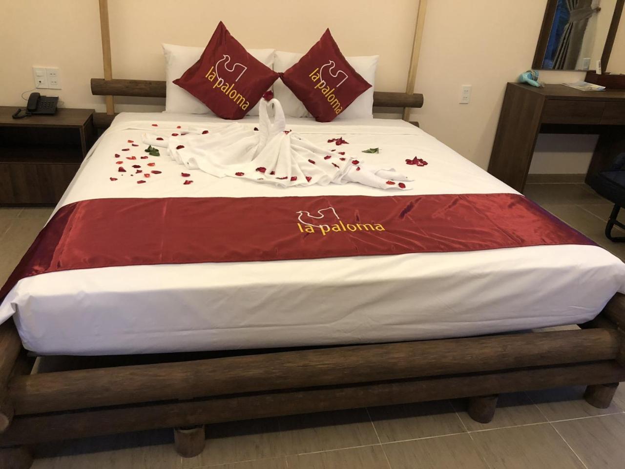 La Paloma Resort