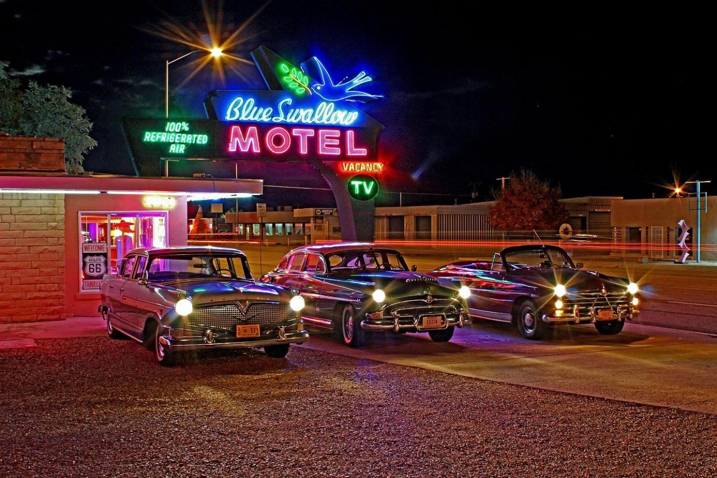 Blue Swallow Motel view 2