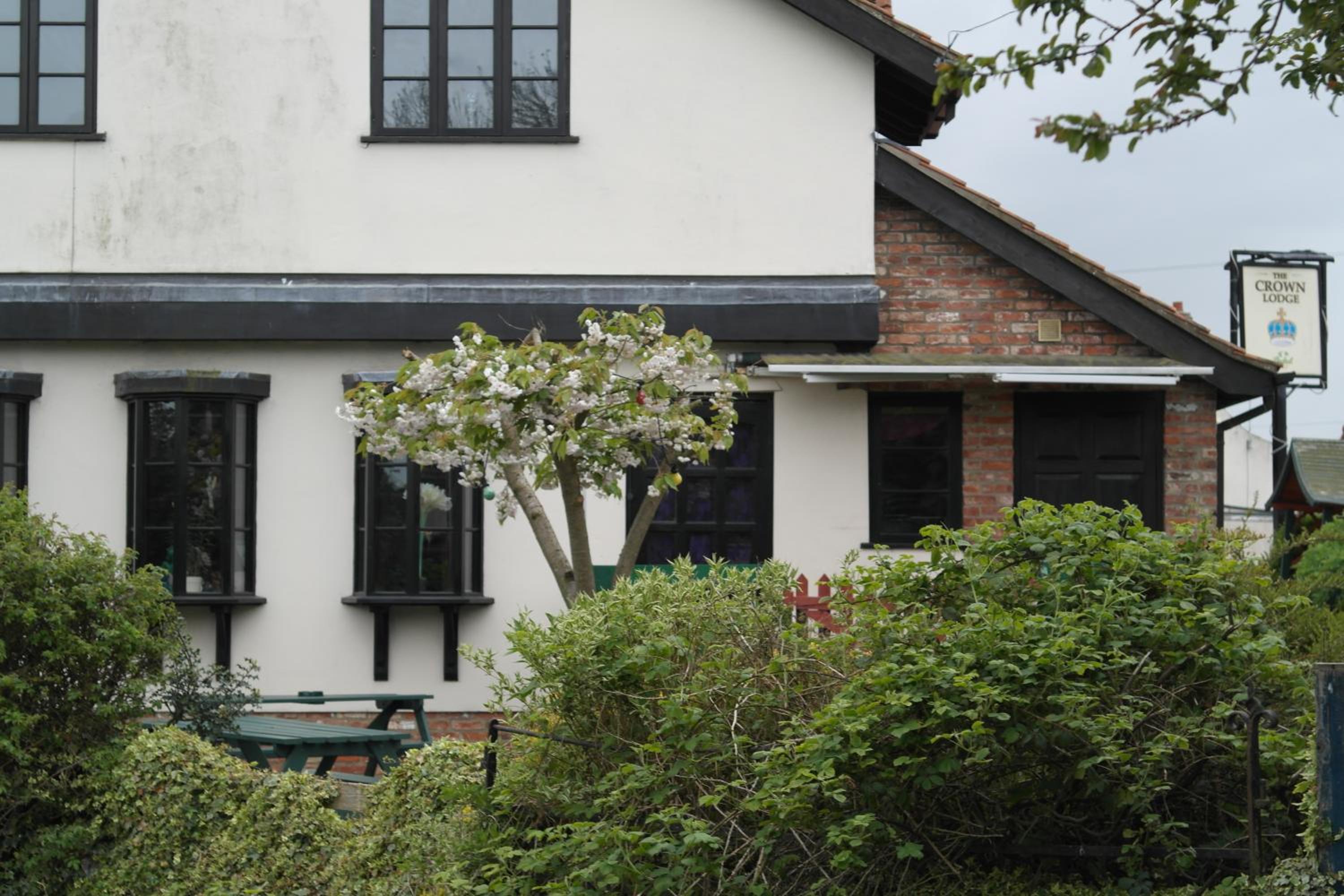 The Crown Lodge Bed & Breakfast