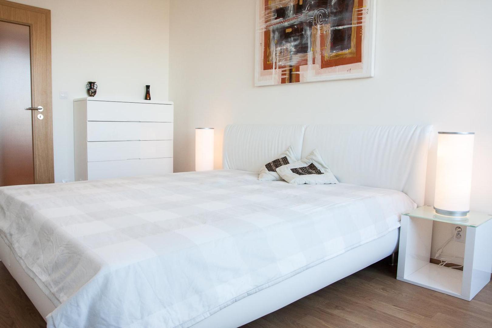 Spacious 3- rooms appartment with two terraces