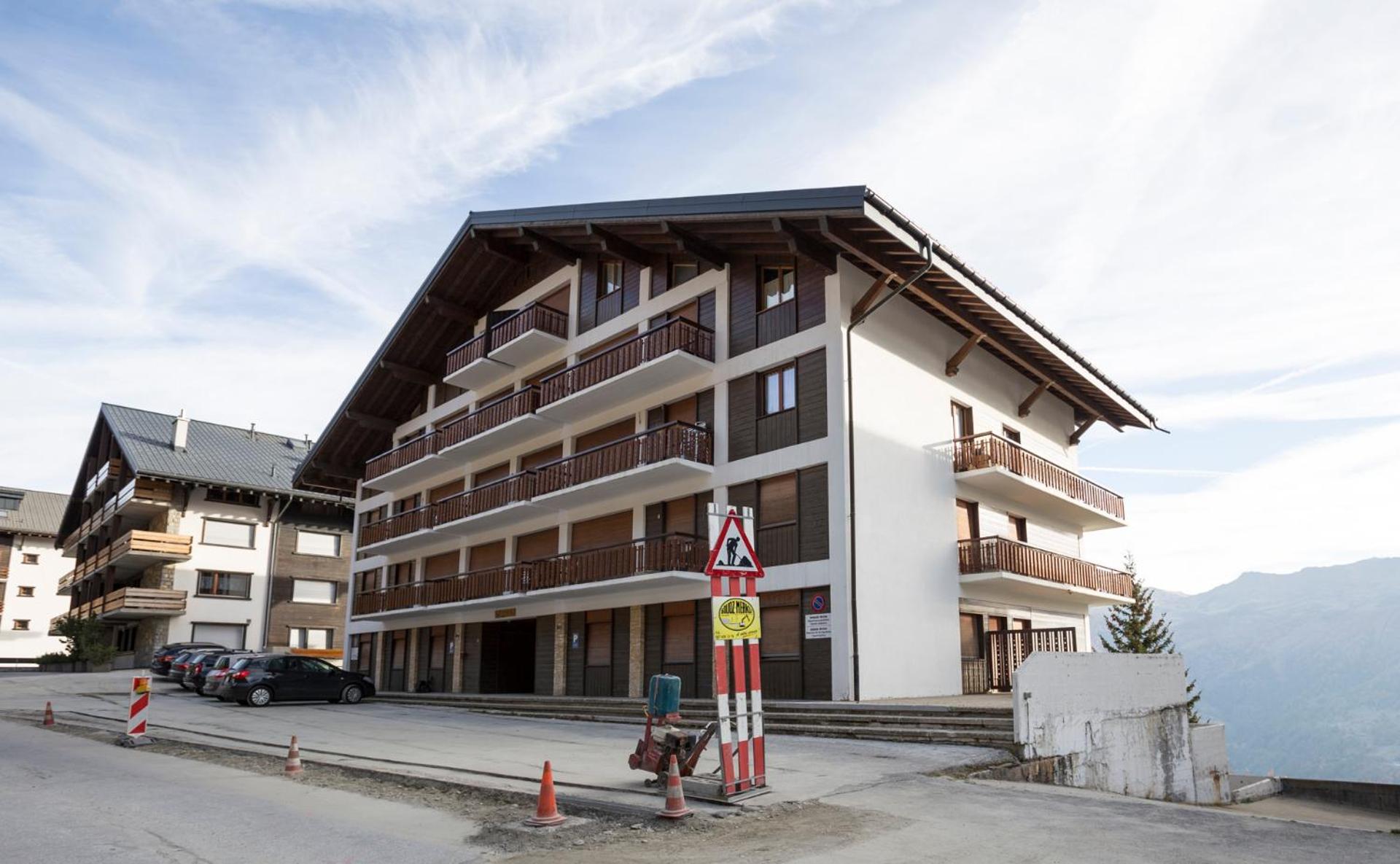 Photo 10