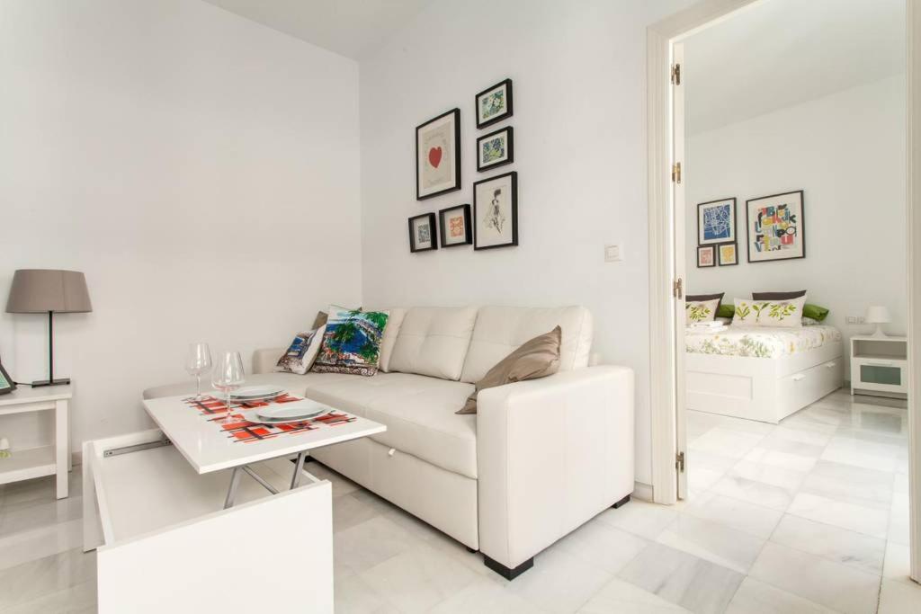 Hostly Rivero 2B Center-Fibre-communal terrace-Parking Optional-CLess photo 4