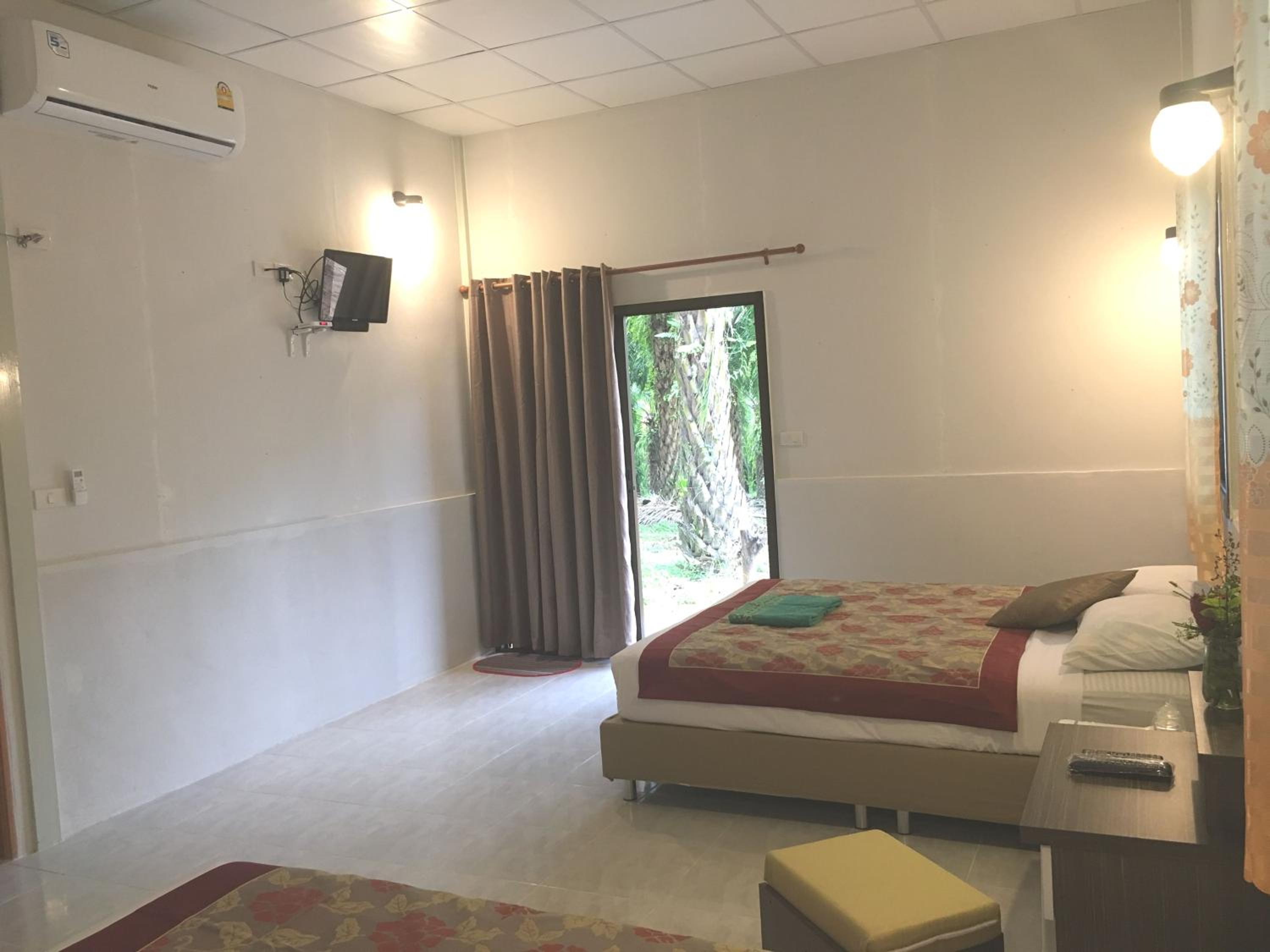 Khao Sok Evergreen House