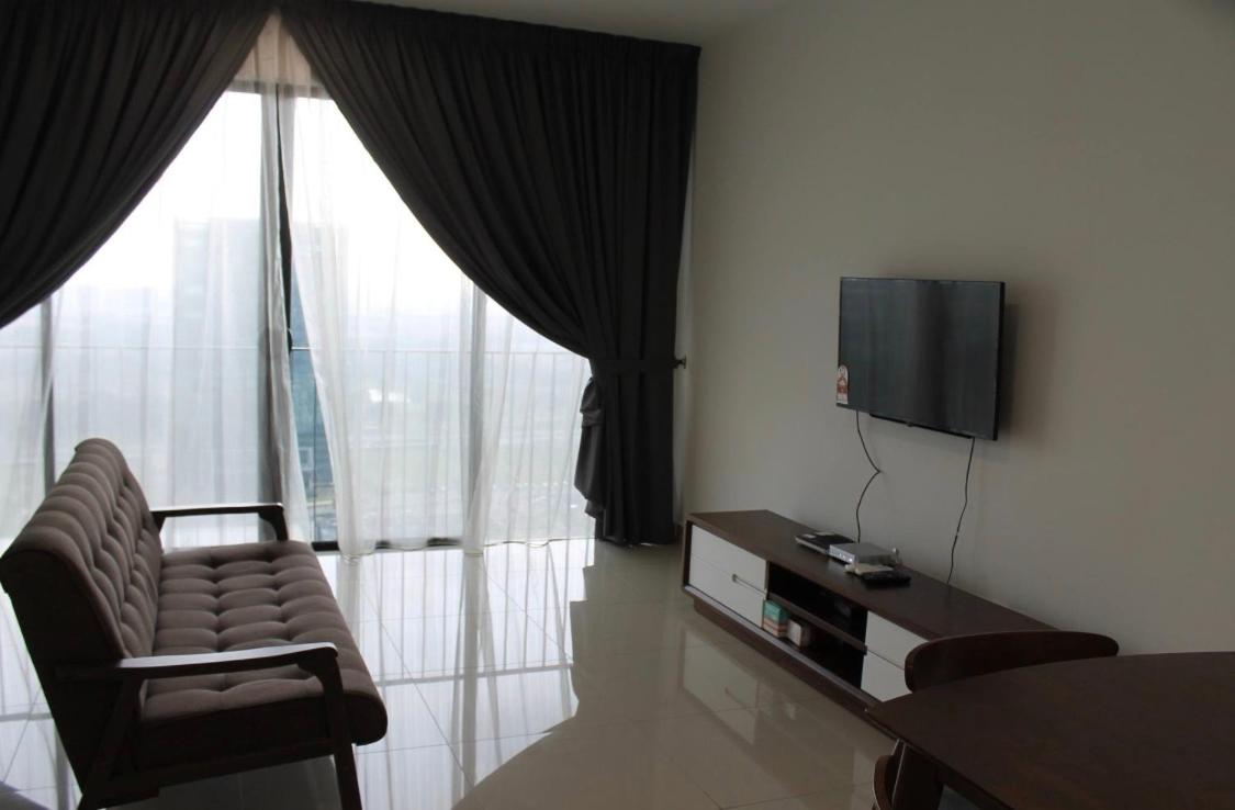 2-Bedroom Apartment@Trefoil Setia Alam photo 7