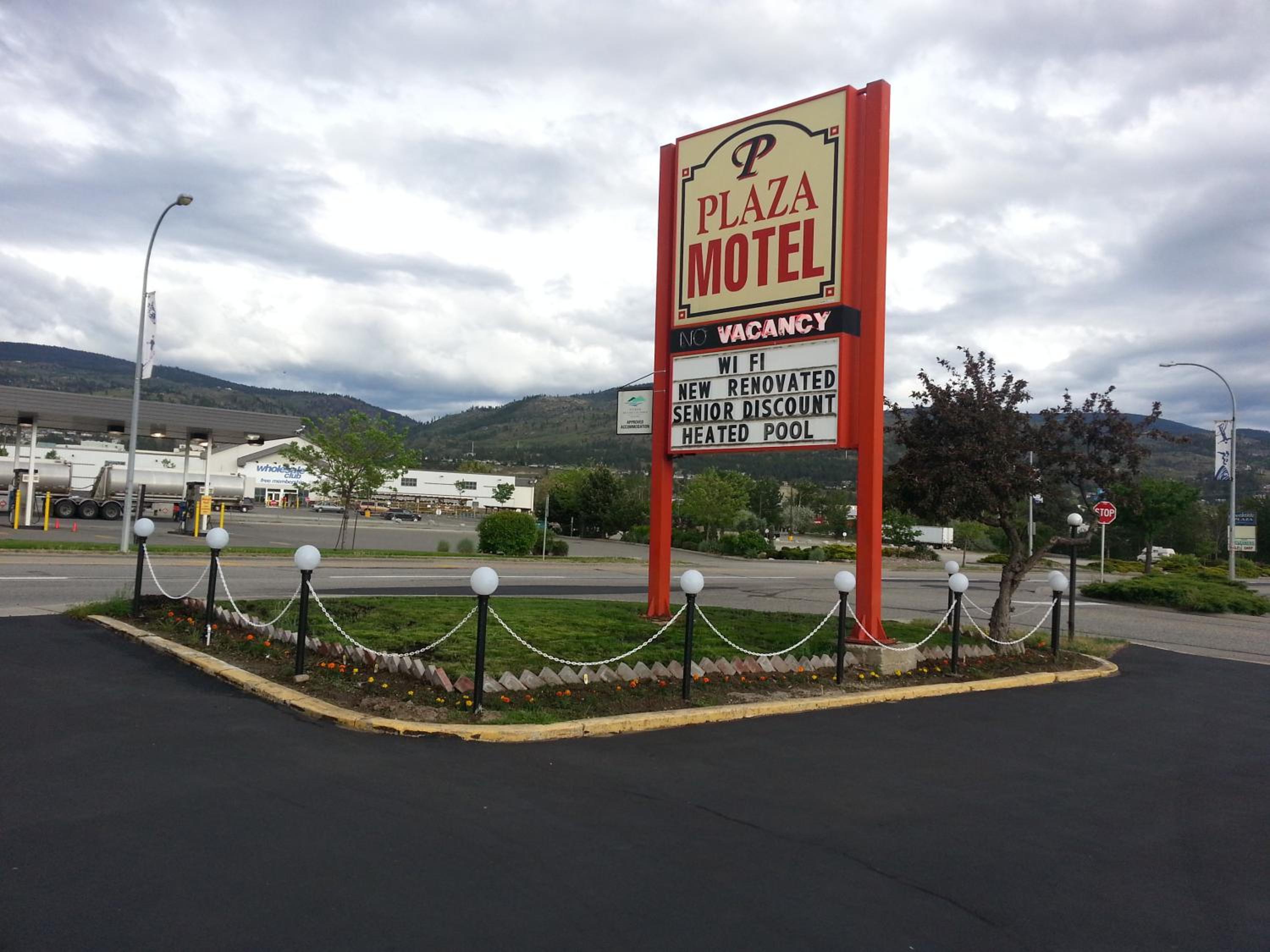 Plaza Motel - Image 2