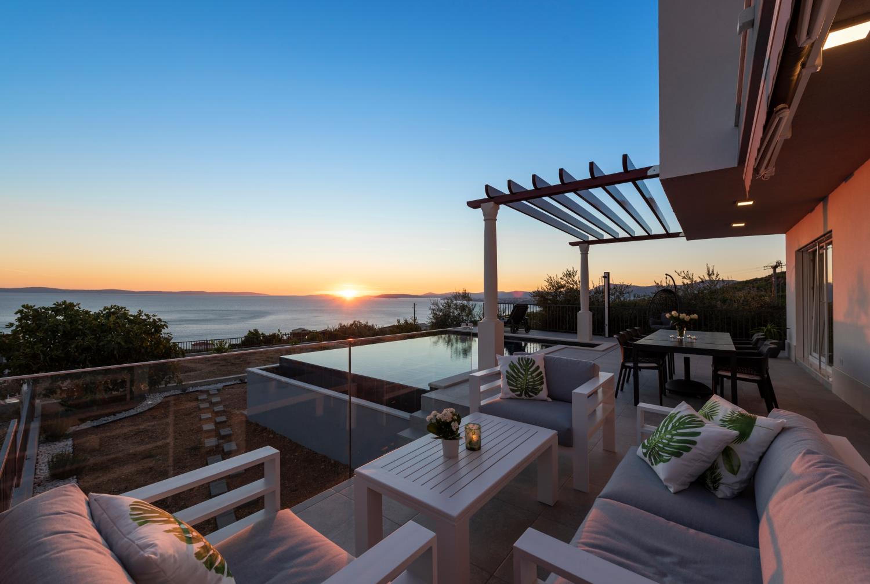 A brand NEW VILLA - Infinity view 4