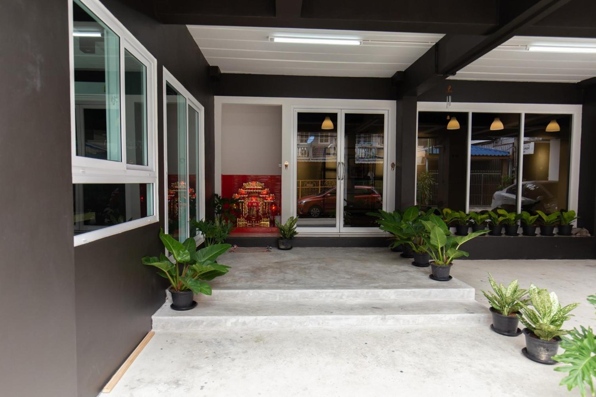 Mango 10 House