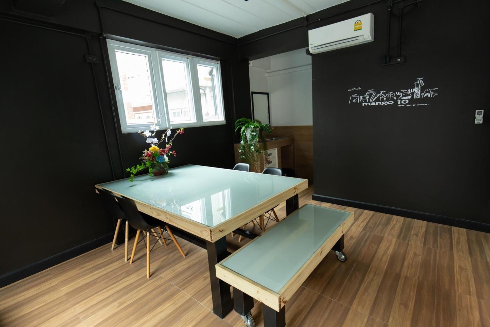 Mango 10 House