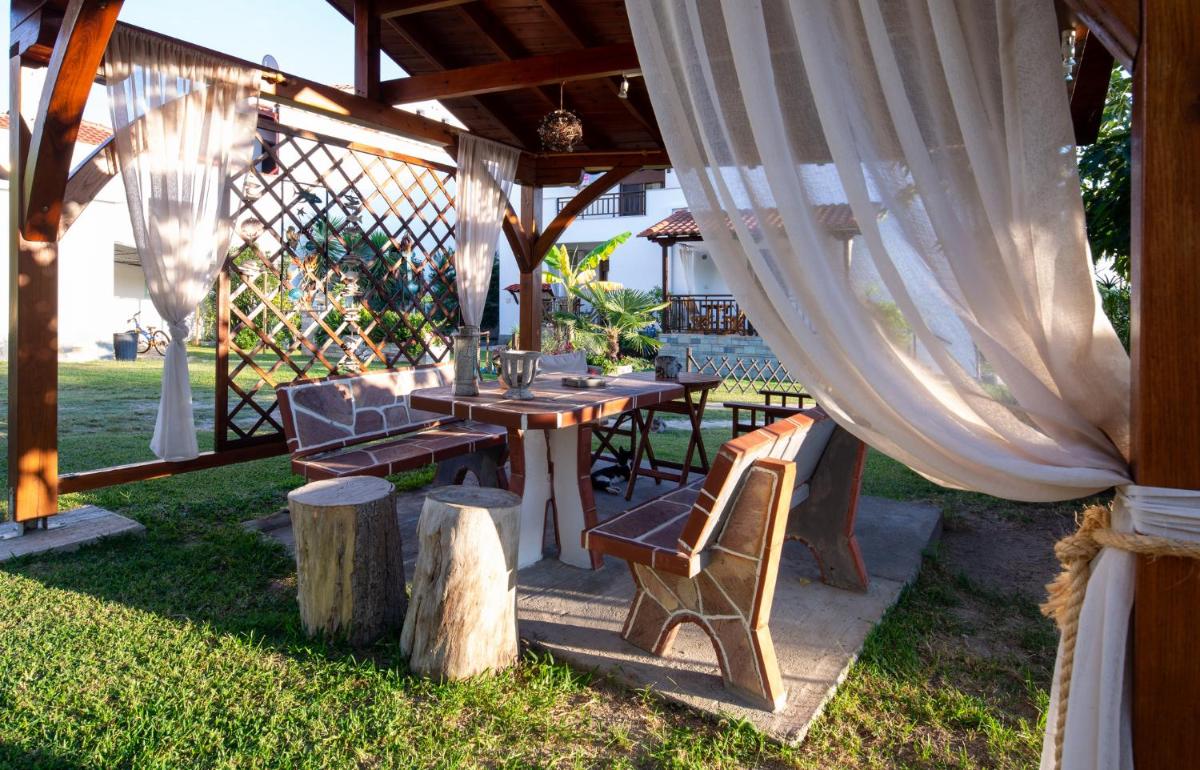 outdoor BBQ area