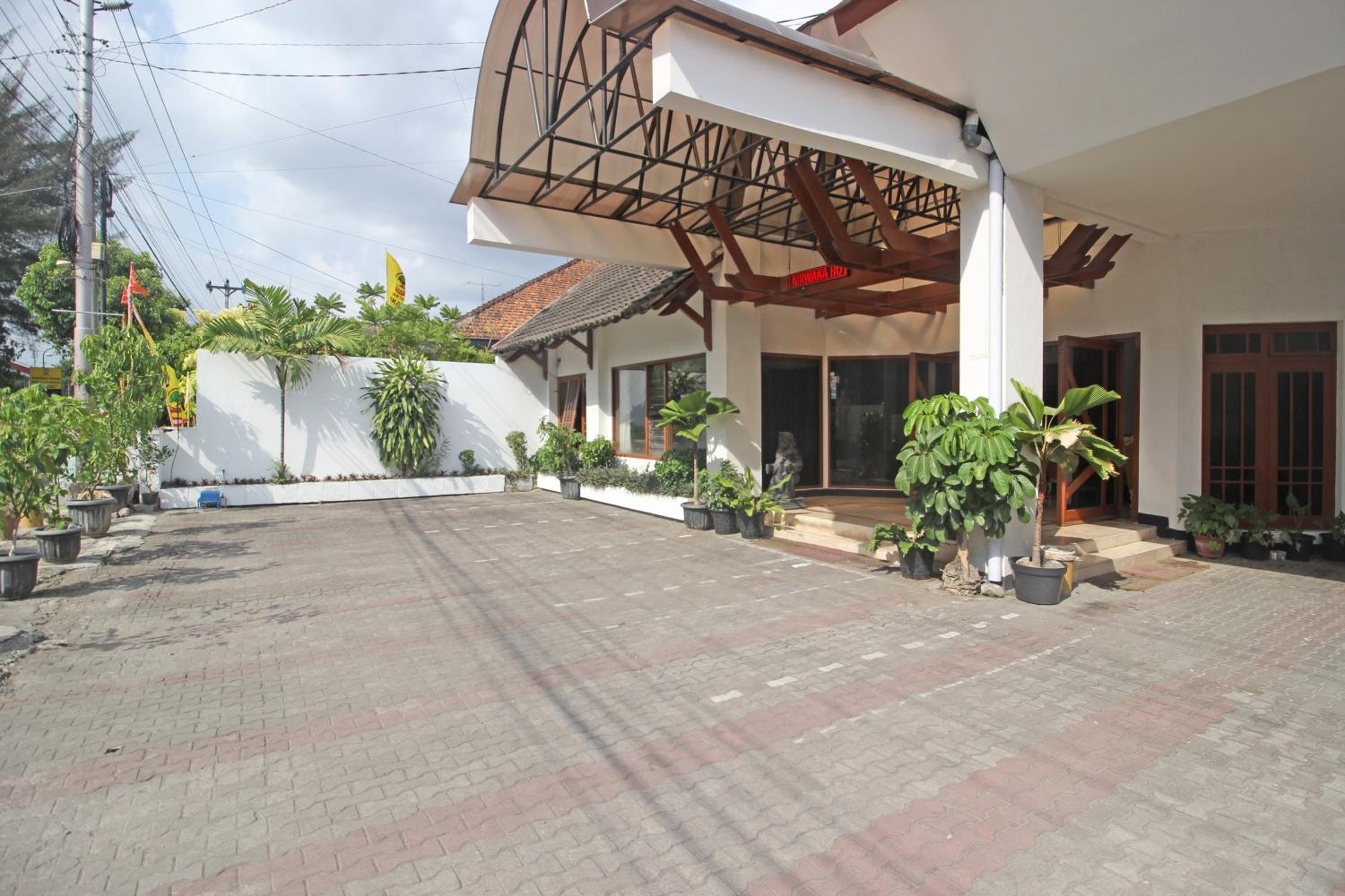 RedDoorz Plus @ Taman Siswa 3 view 2