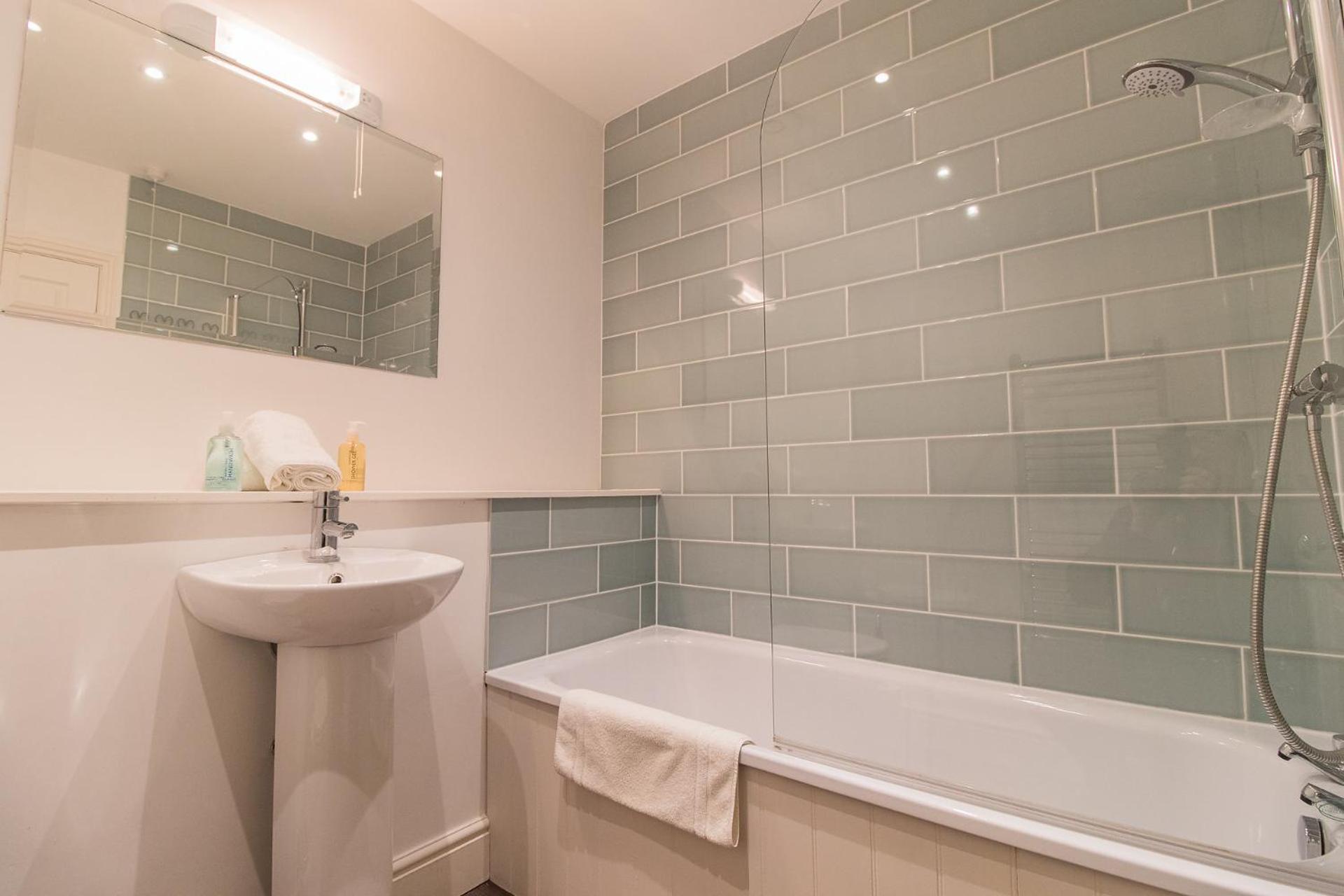 Lord Raglan House One Bedroom with Parking