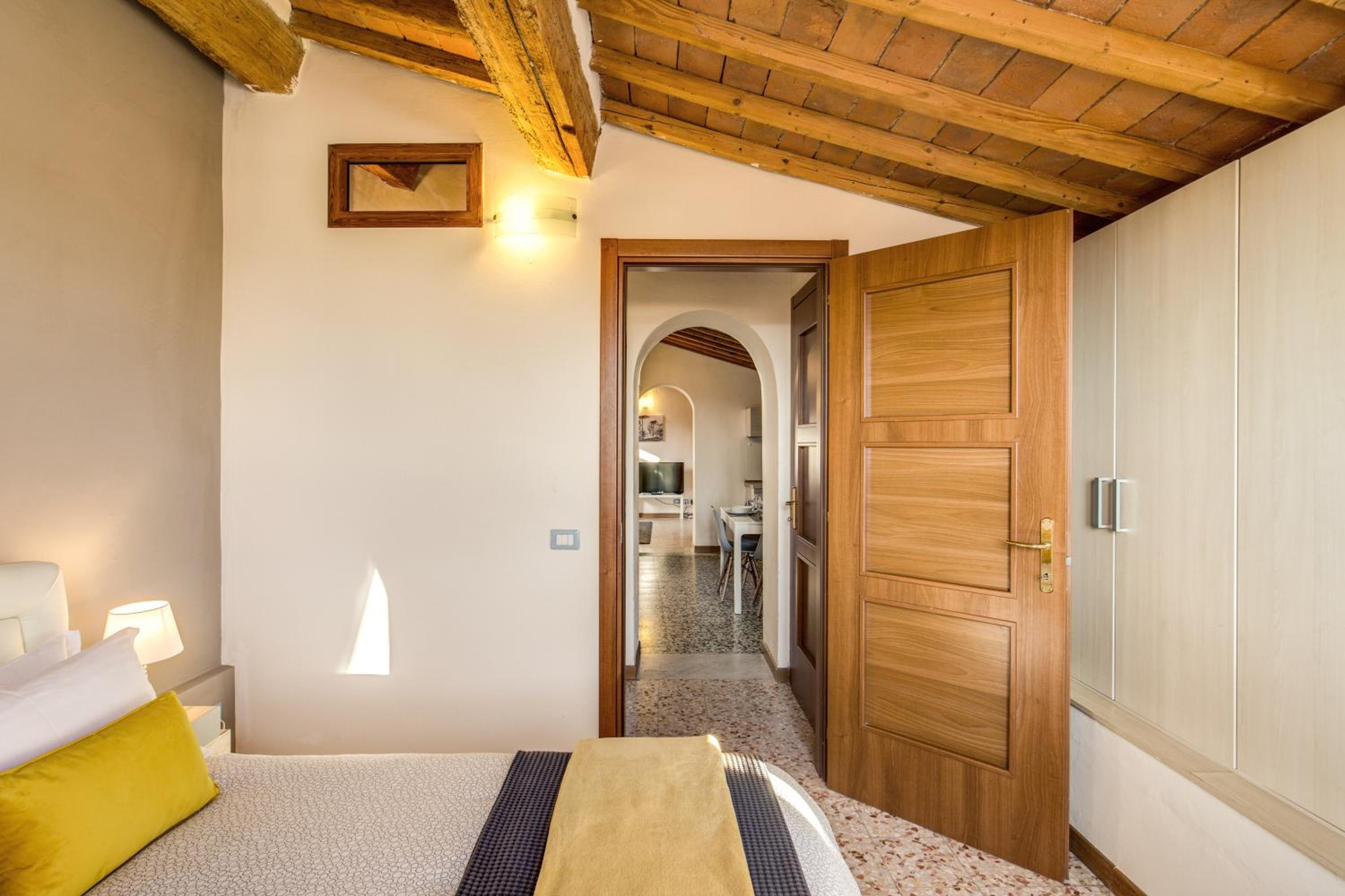 AwesHomeItaly - Lungarno Bellavista Penthouse