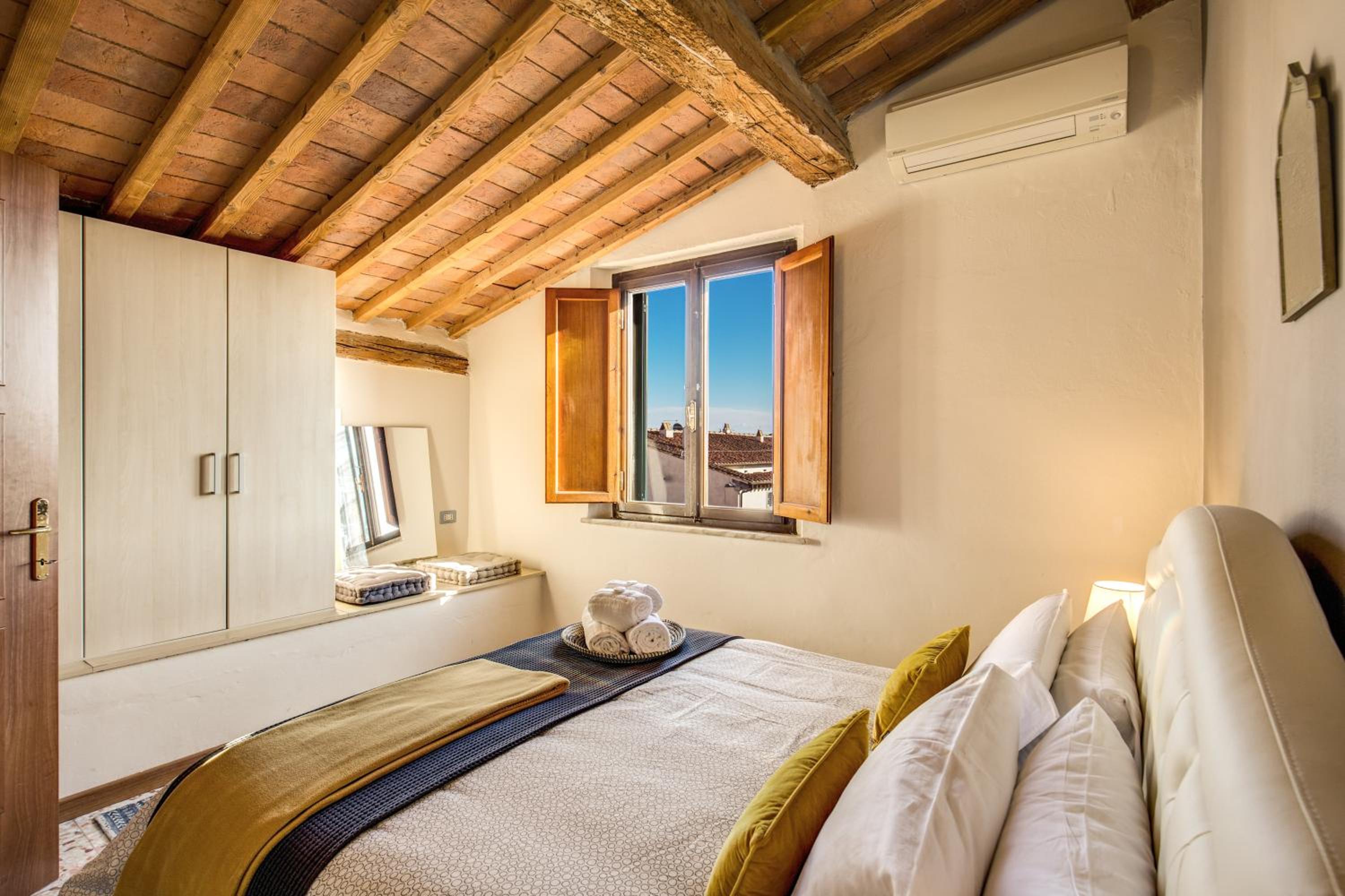 AwesHomeItaly - Lungarno Bellavista Penthouse