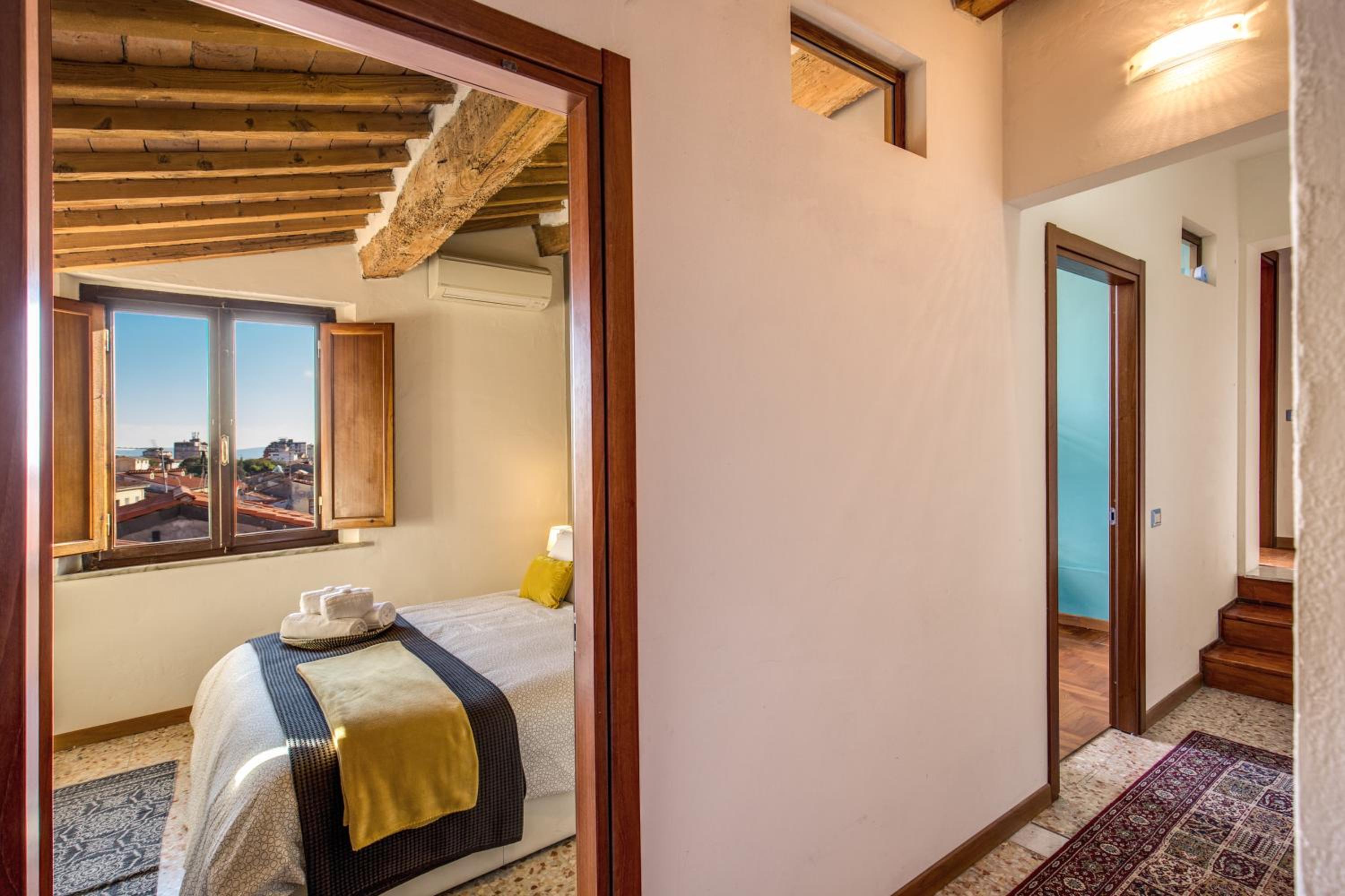 AwesHomeItaly - Lungarno Bellavista Penthouse