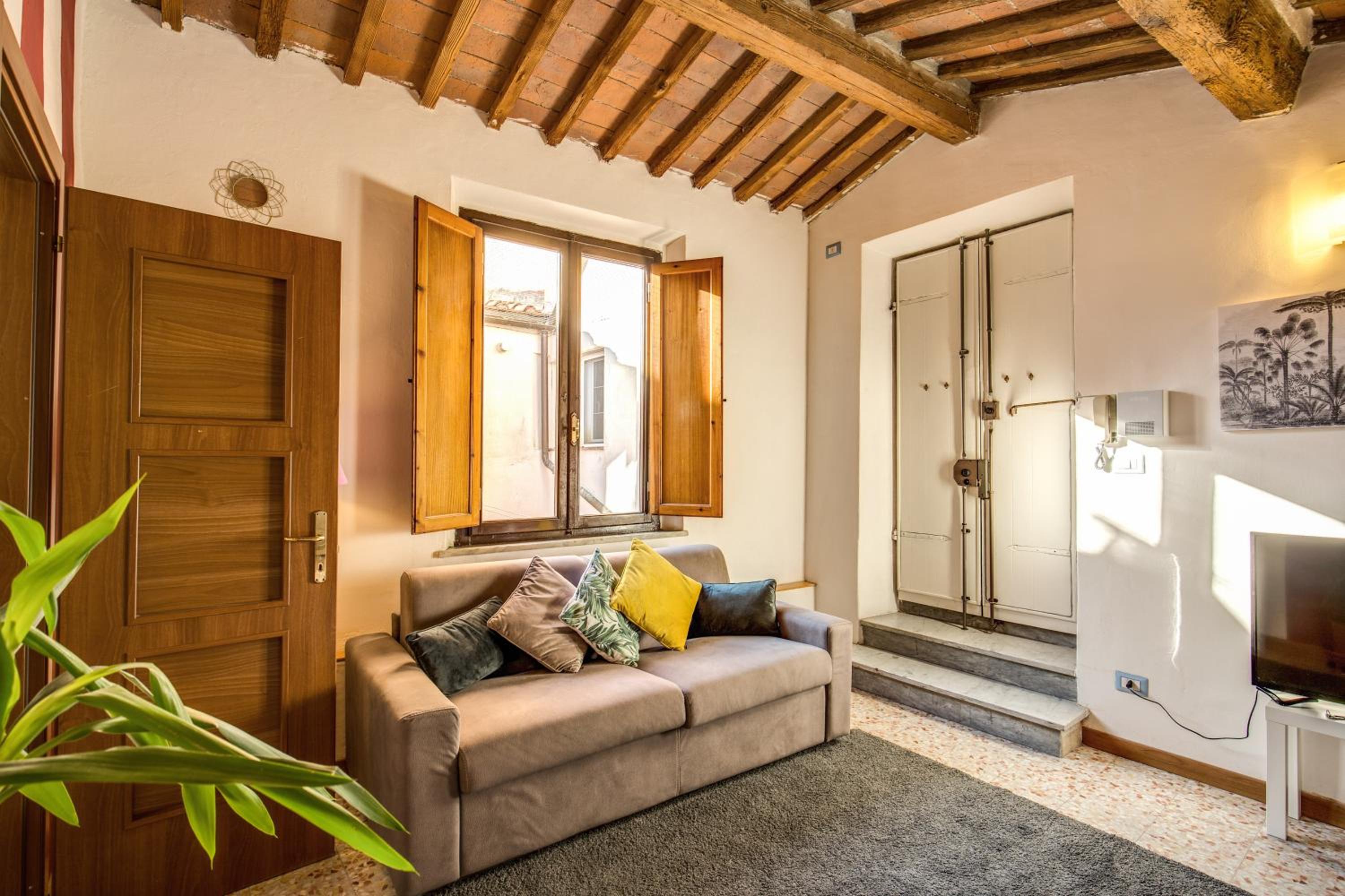 AwesHomeItaly - Lungarno Bellavista Penthouse