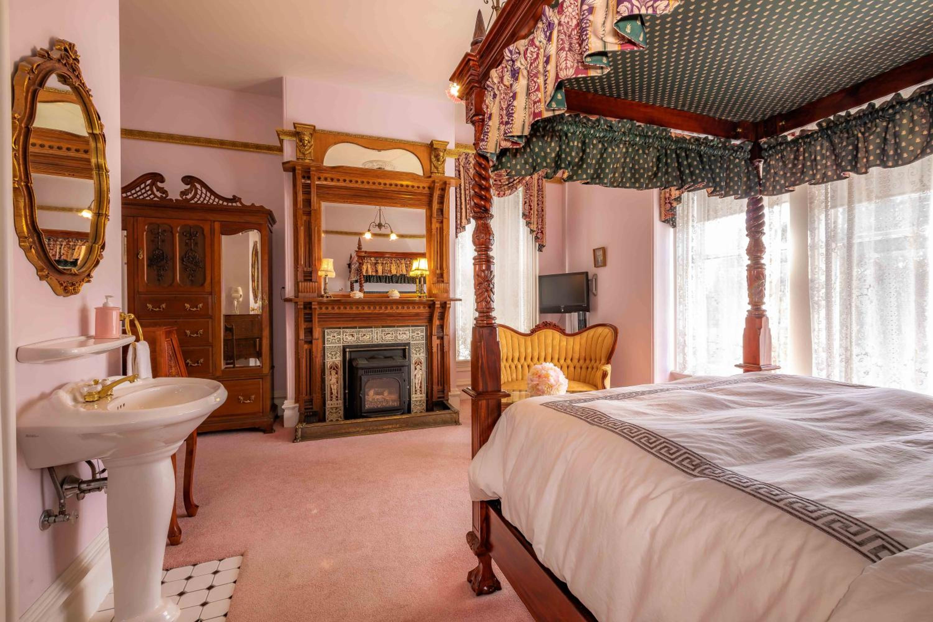 Amethyst Inn, photo 60